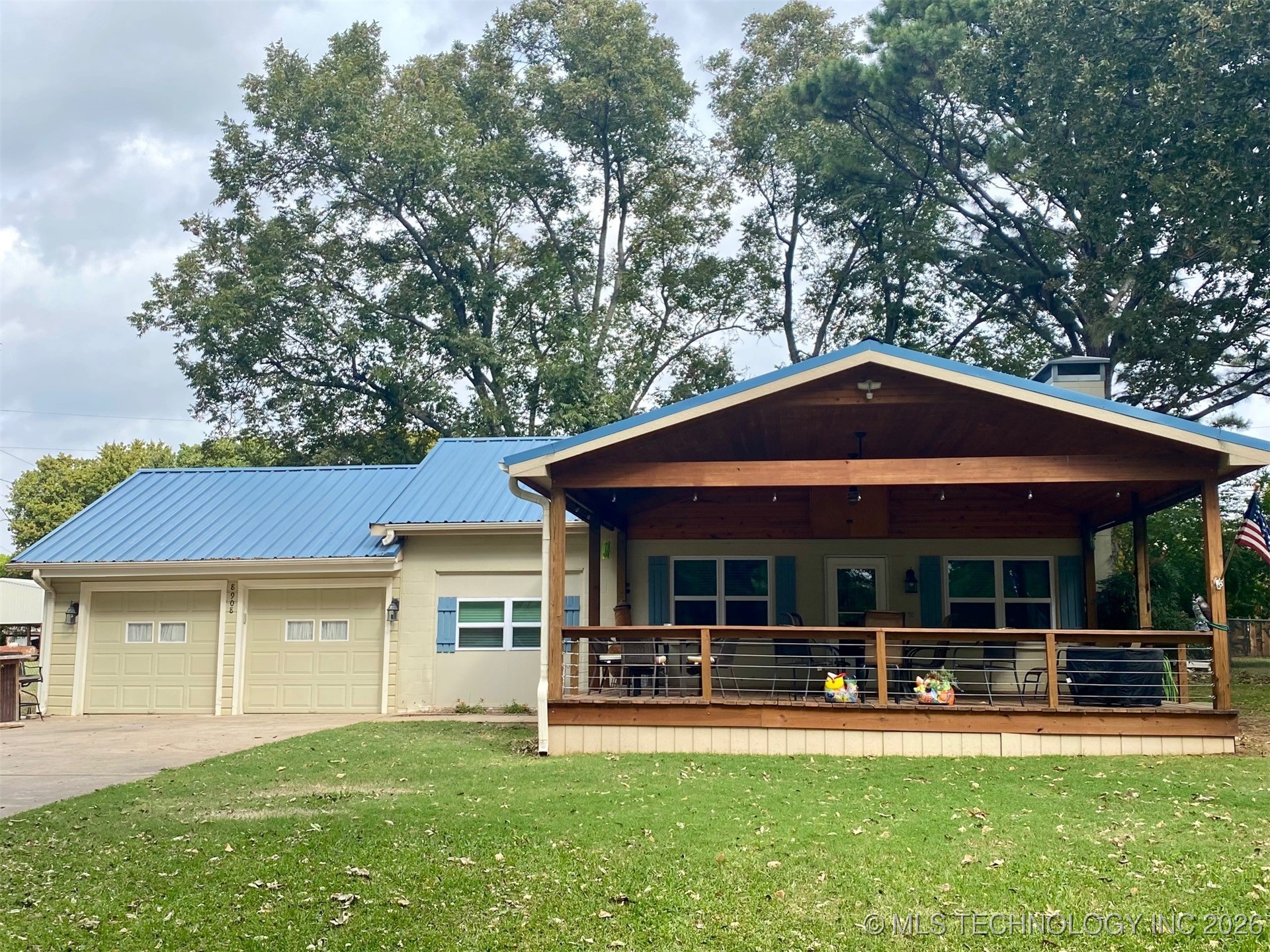 8908 Pear Street Property Photo 1