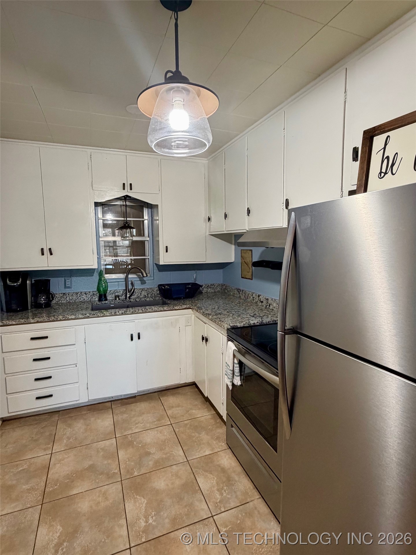 8908 Pear Street Property Photo 5