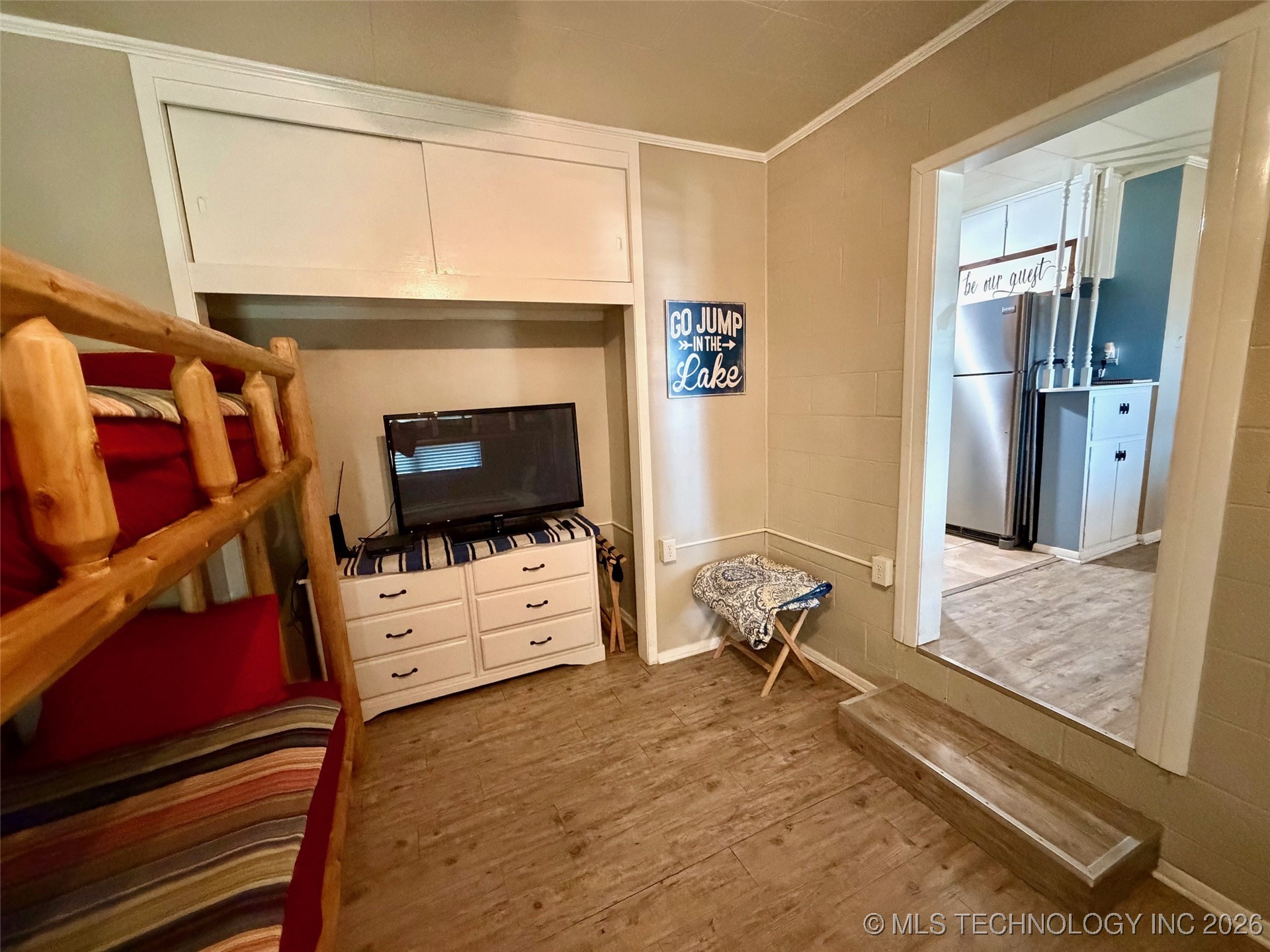 8908 Pear Street Property Photo 8