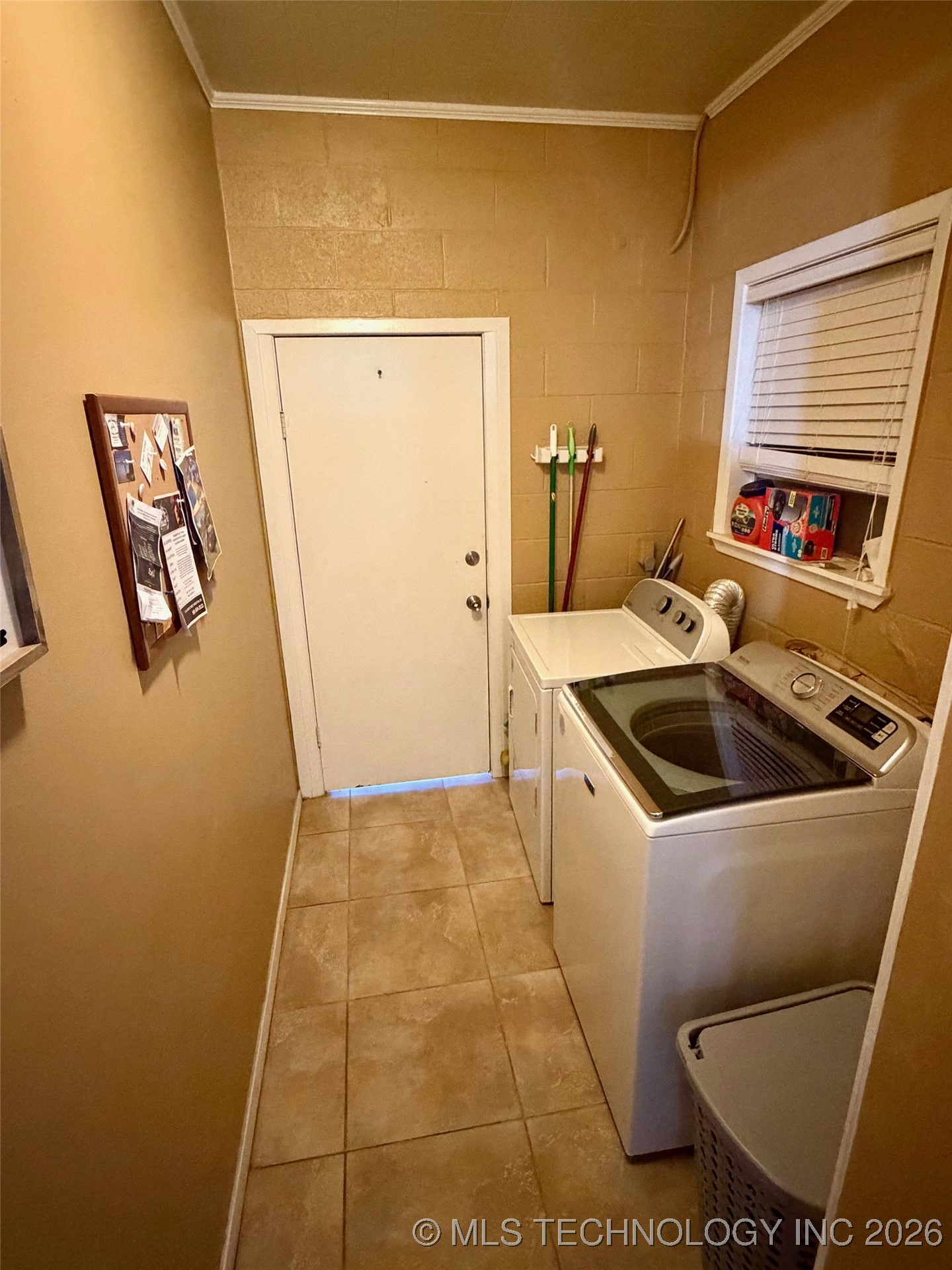 8908 Pear Street Property Photo 13