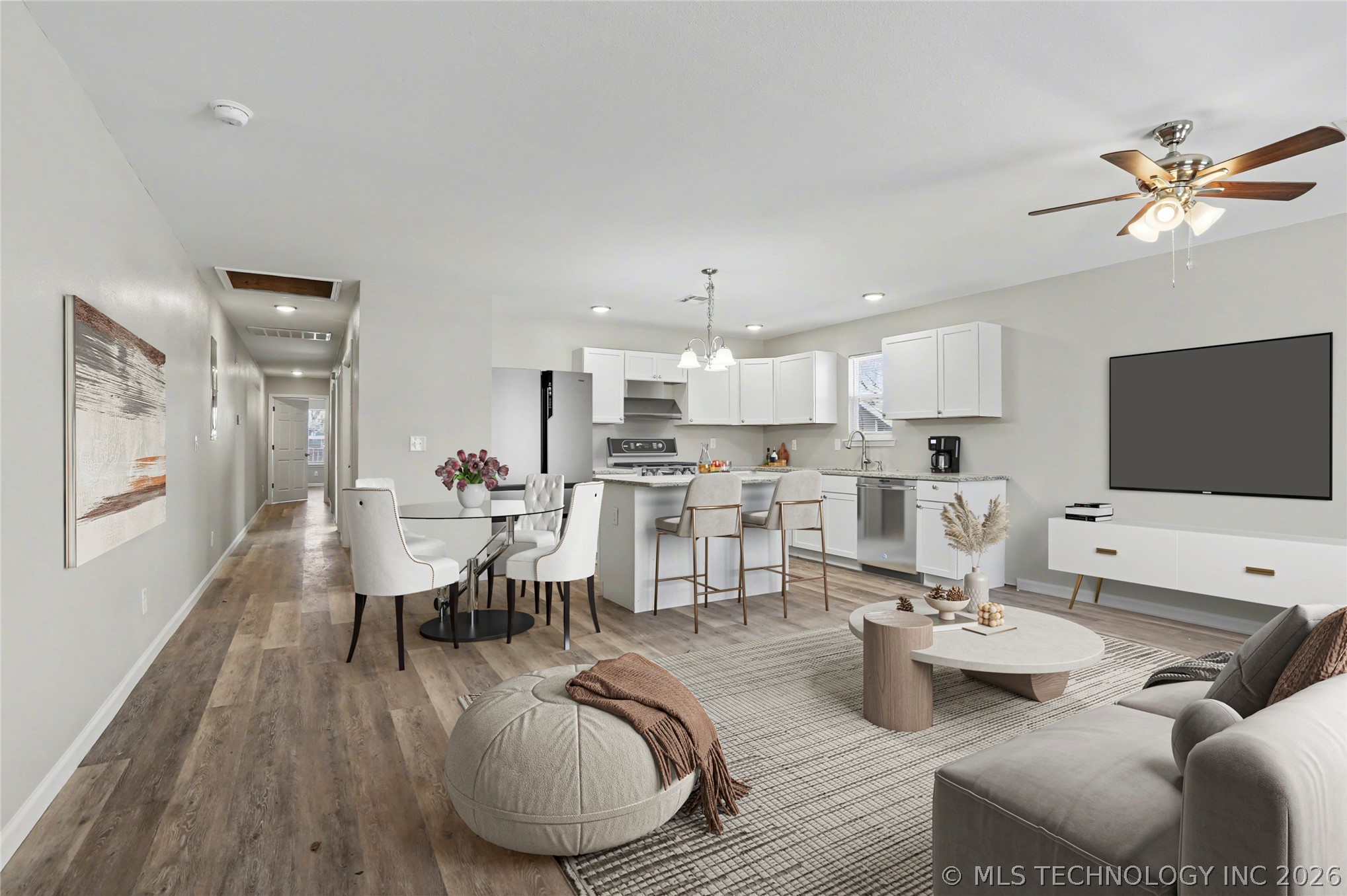 1025 N Quincy Avenue Property Photo 4