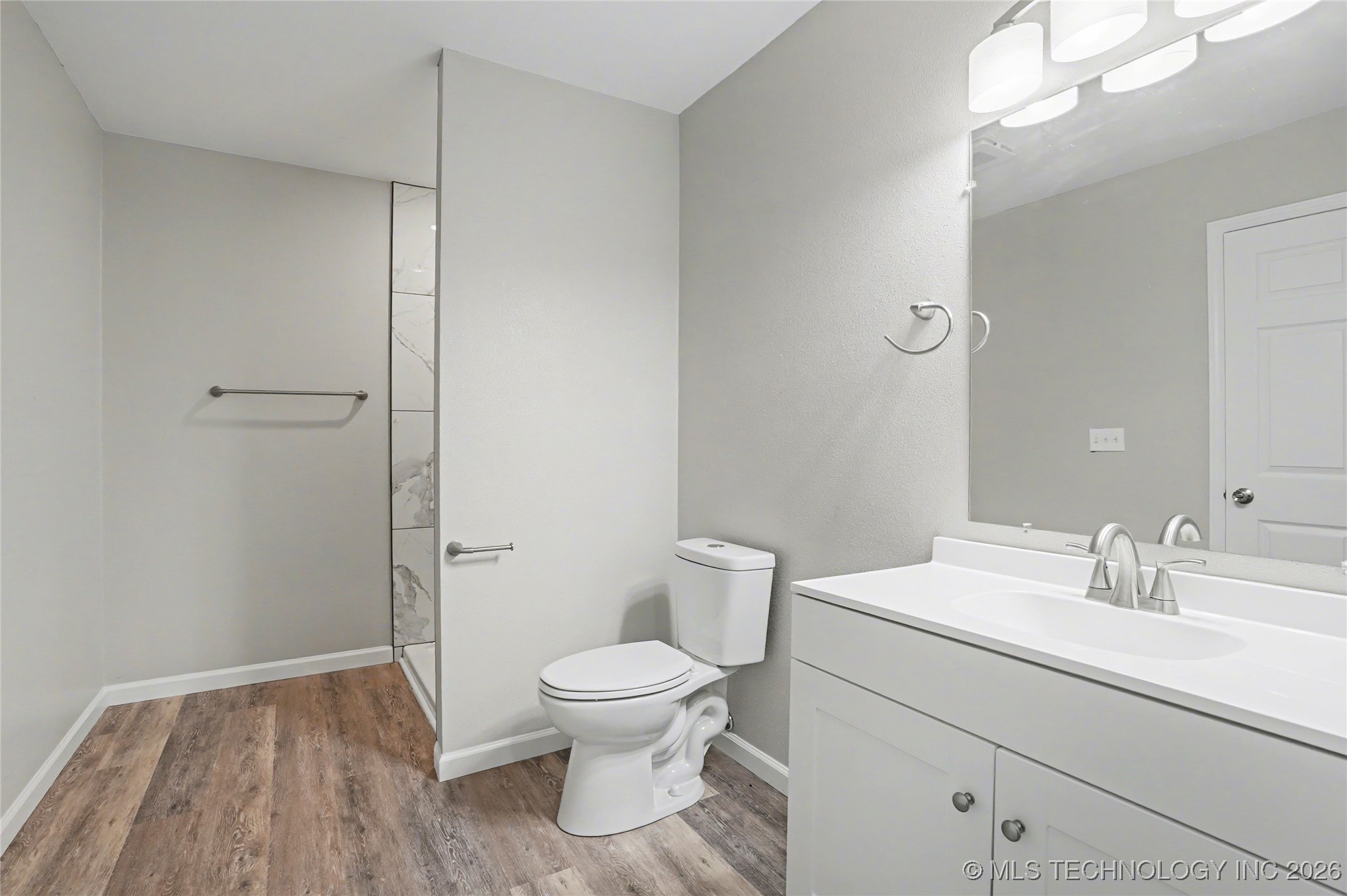 1025 N Quincy Avenue Property Photo 7