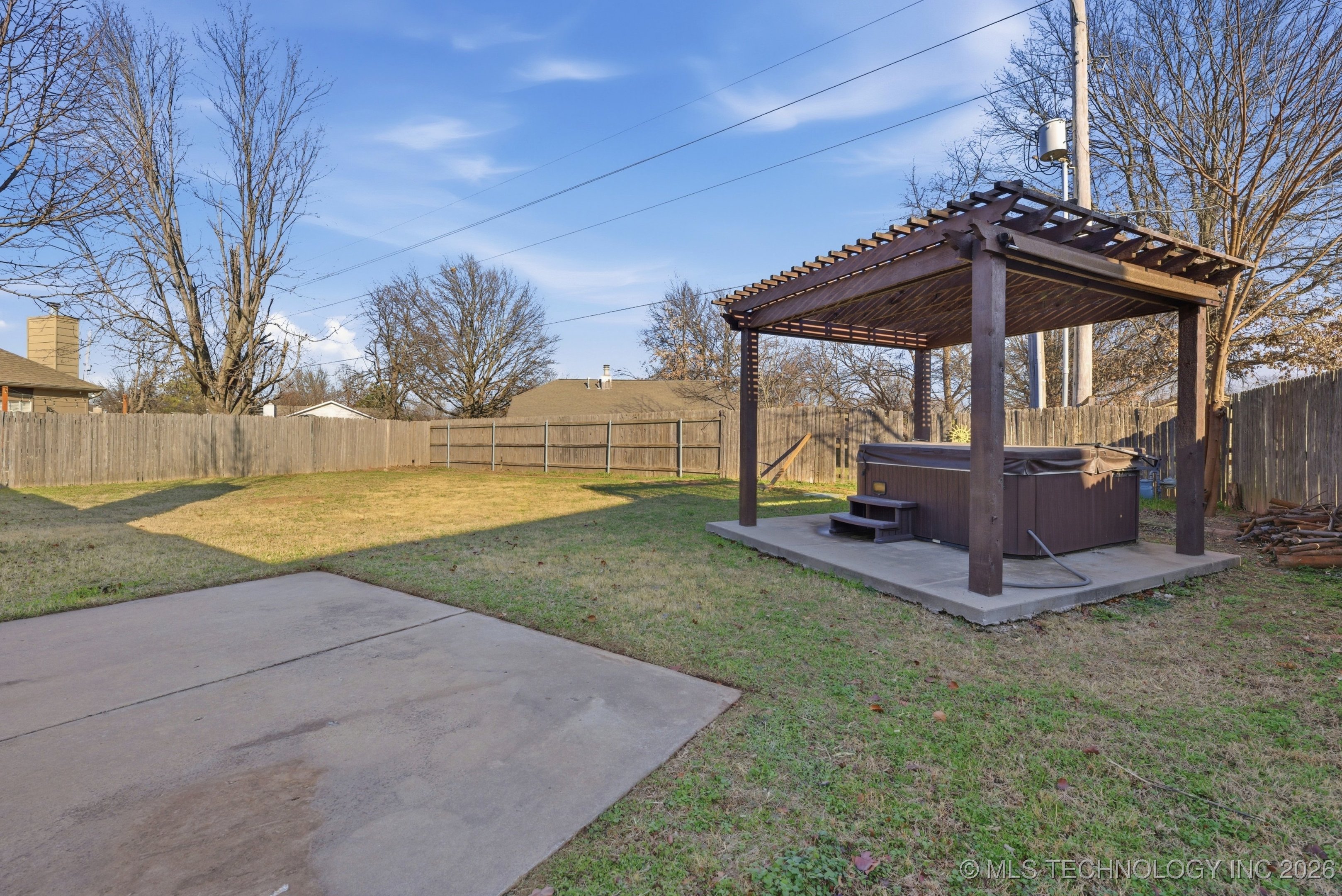 5305 S Maple Place Property Photo 24
