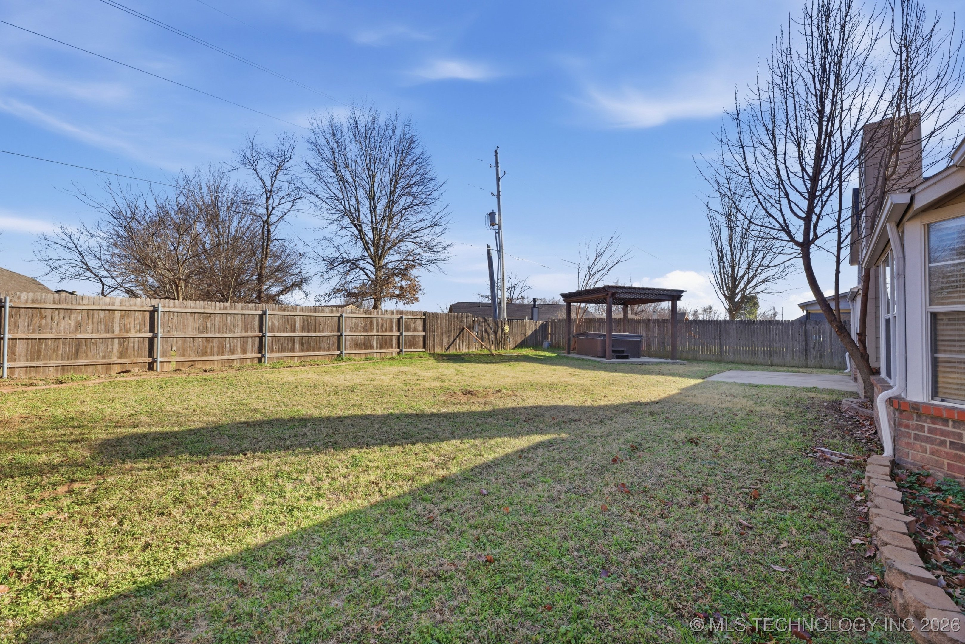 5305 S Maple Place Property Photo 26