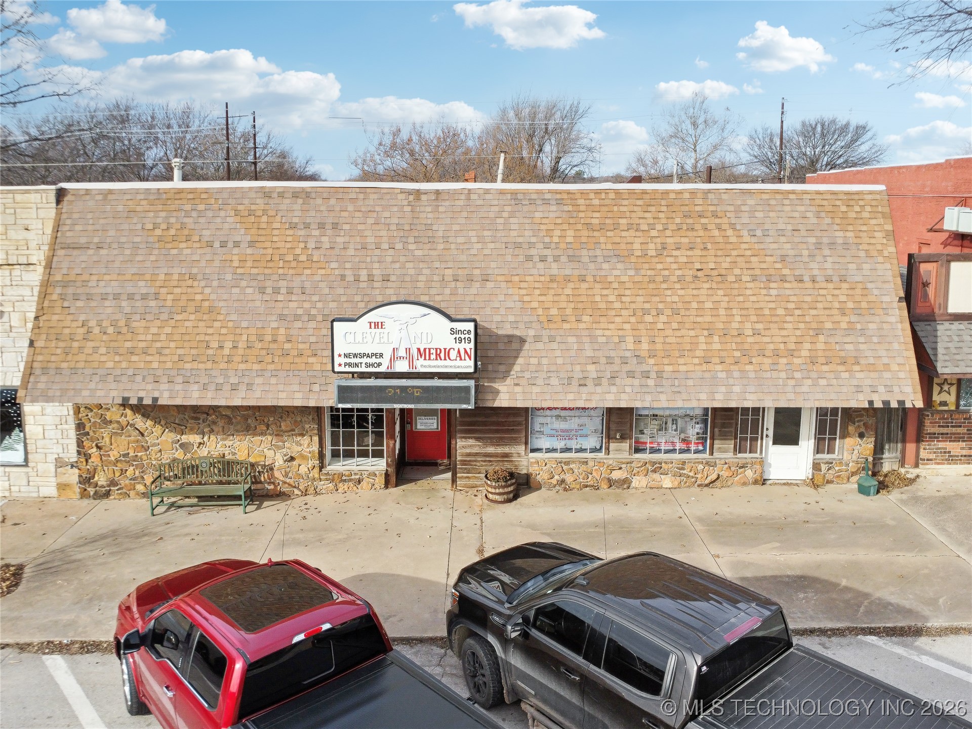 212 S Broadway Street Property Photo 2