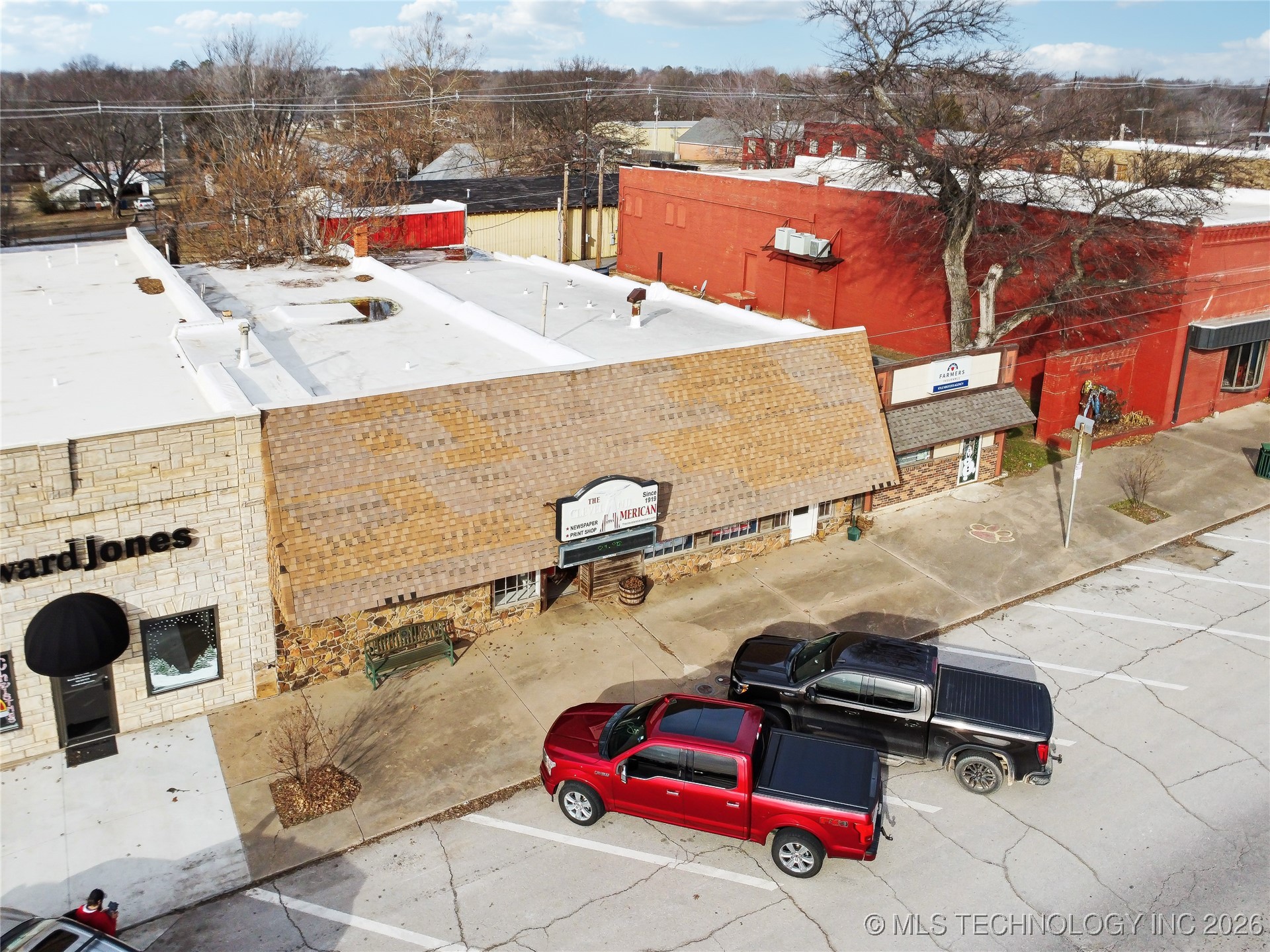 212 S Broadway Street Property Photo 3