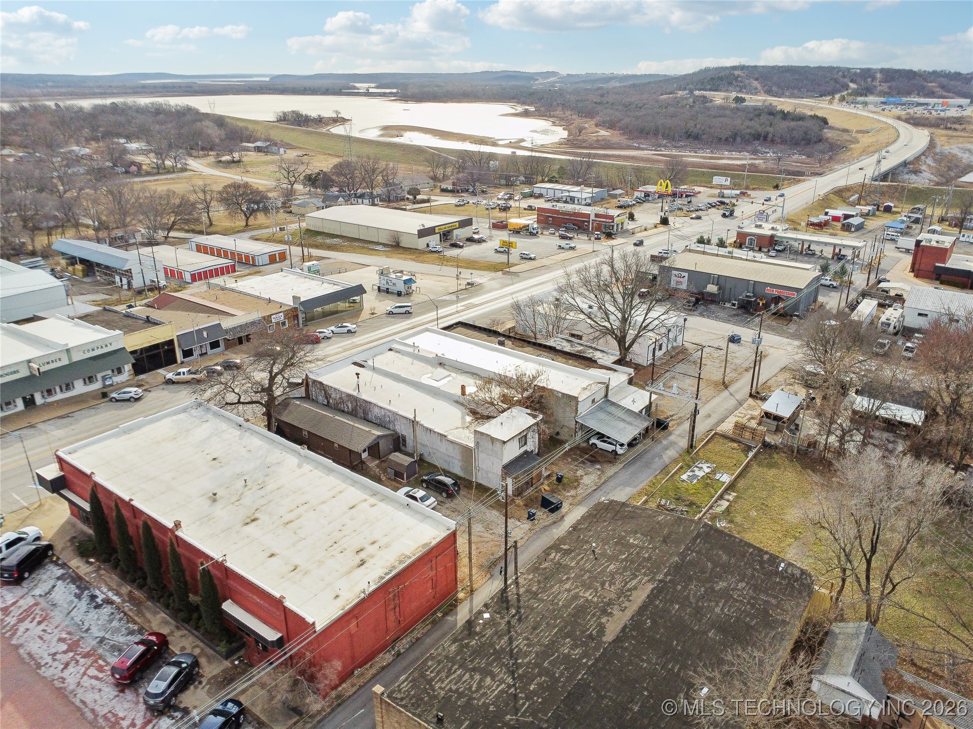 212 S Broadway Street Property Photo 6