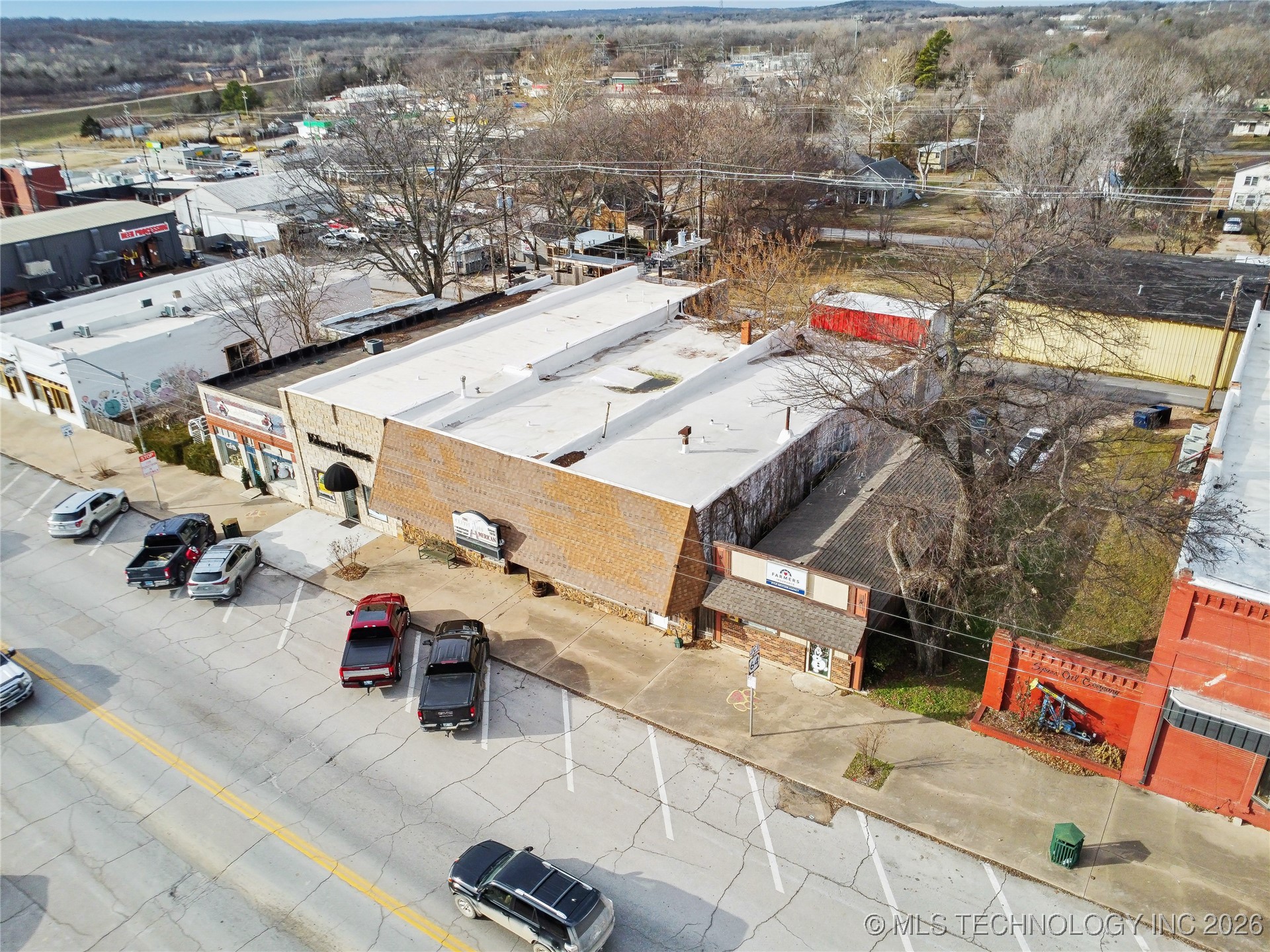 212 S Broadway Street Property Photo 7