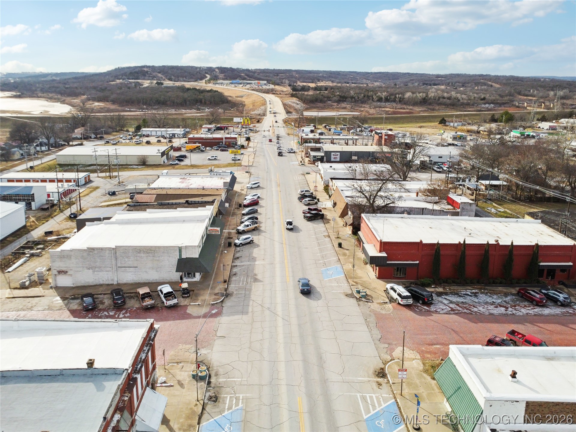 212 S Broadway Street Property Photo 8