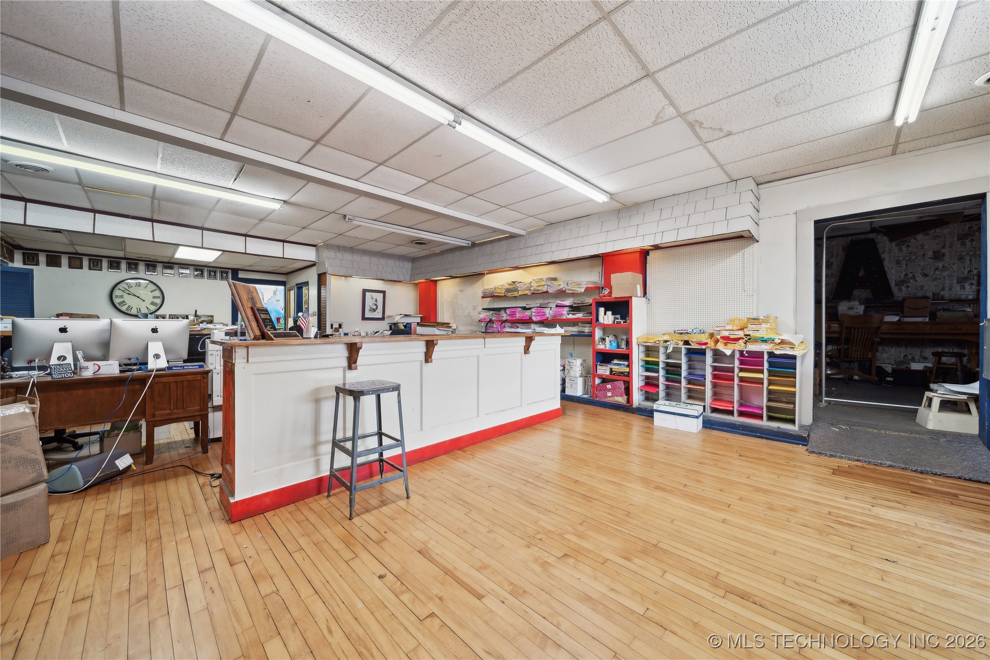 212 S Broadway Street Property Photo 11