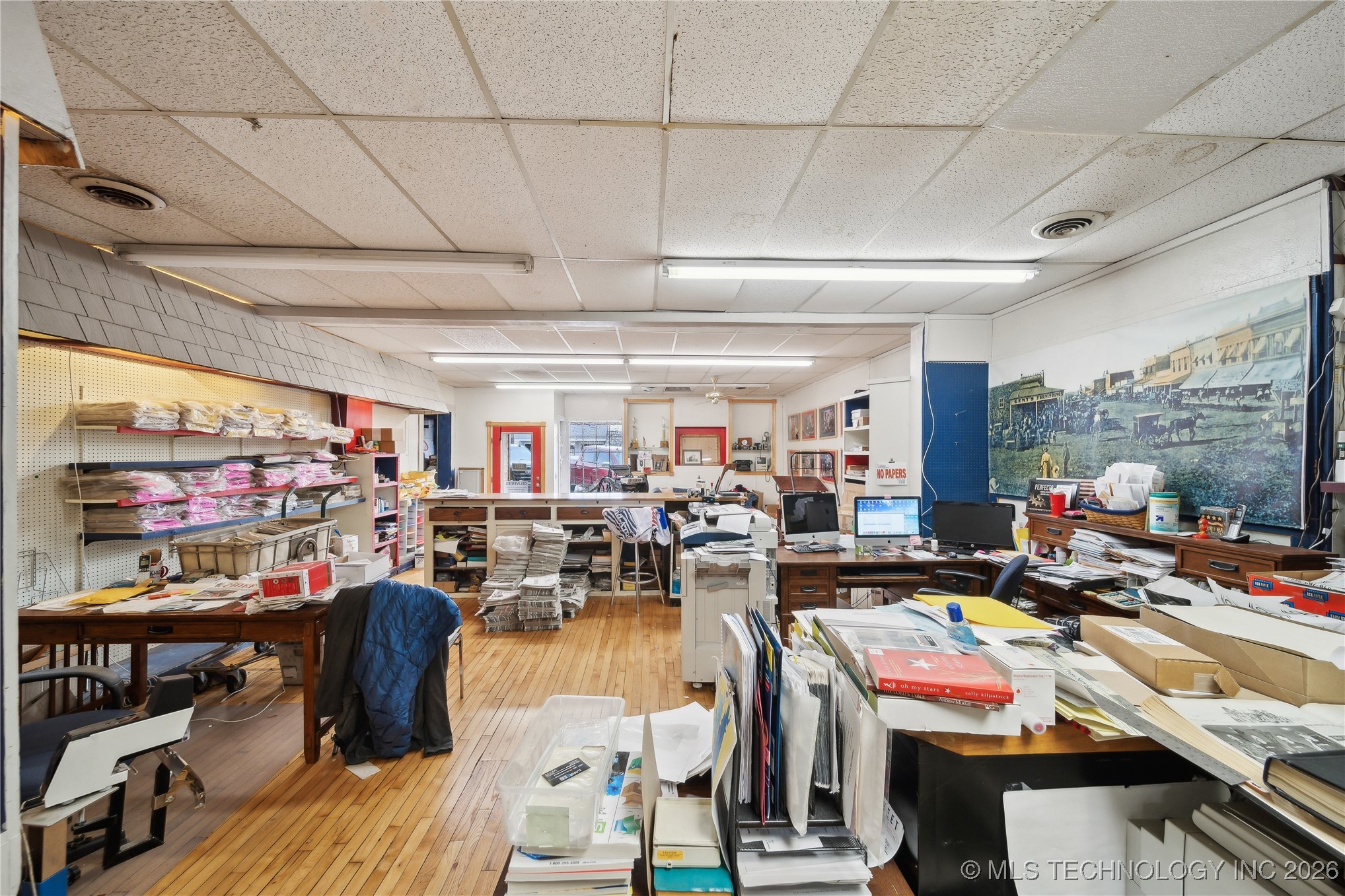 212 S Broadway Street Property Photo 15