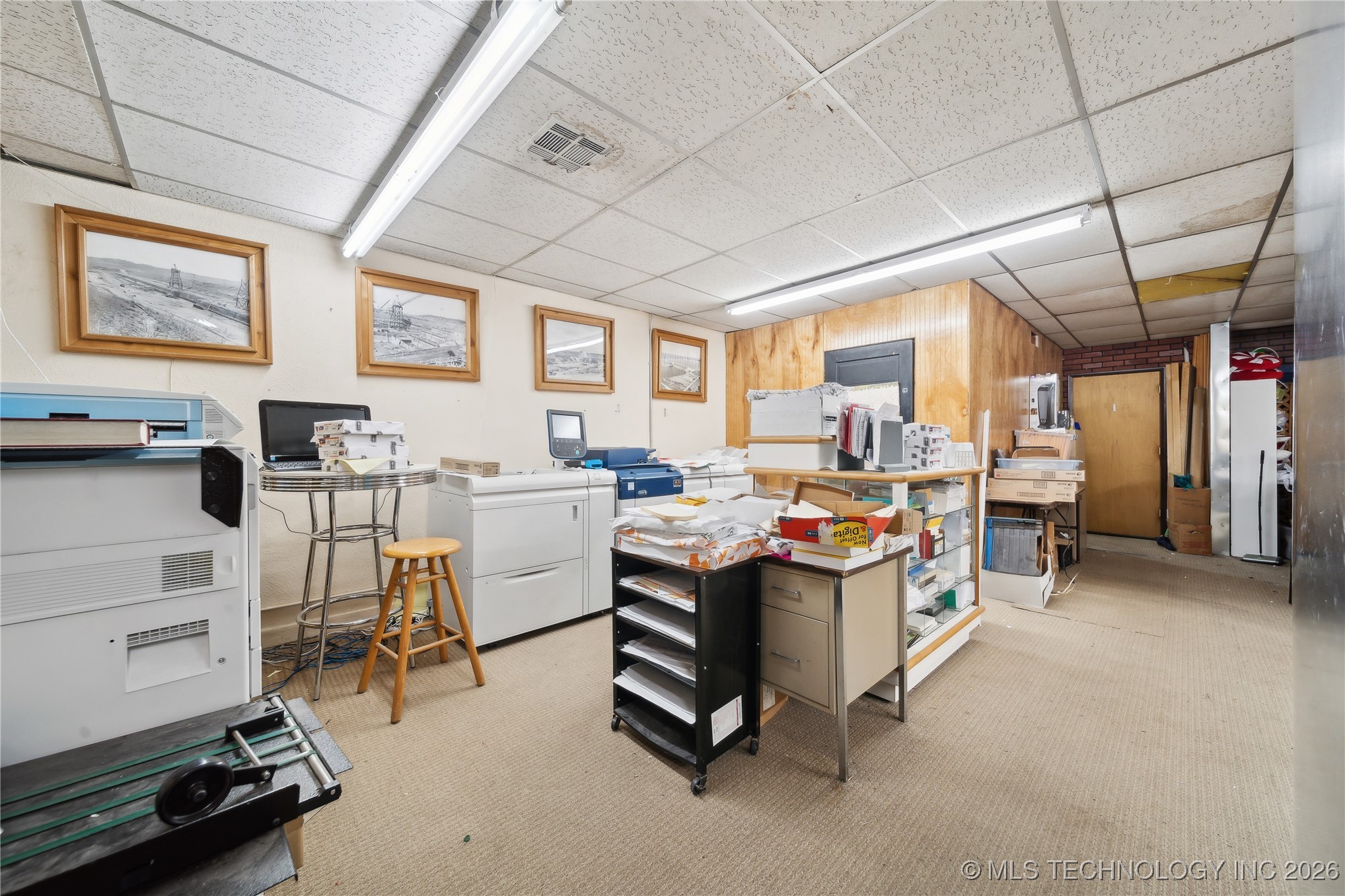 212 S Broadway Street Property Photo 20