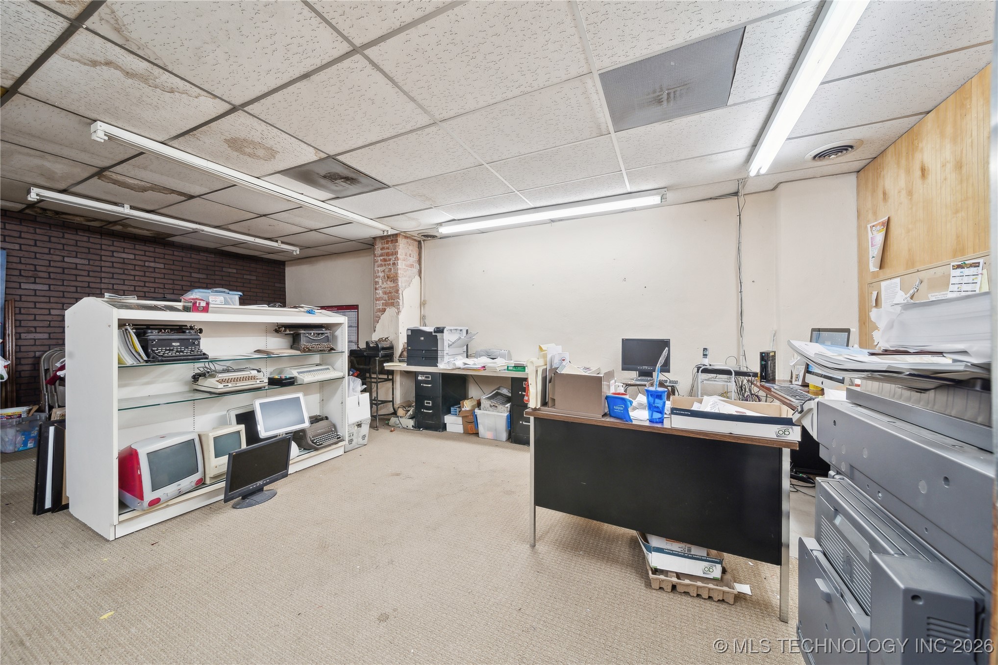 212 S Broadway Street Property Photo 22