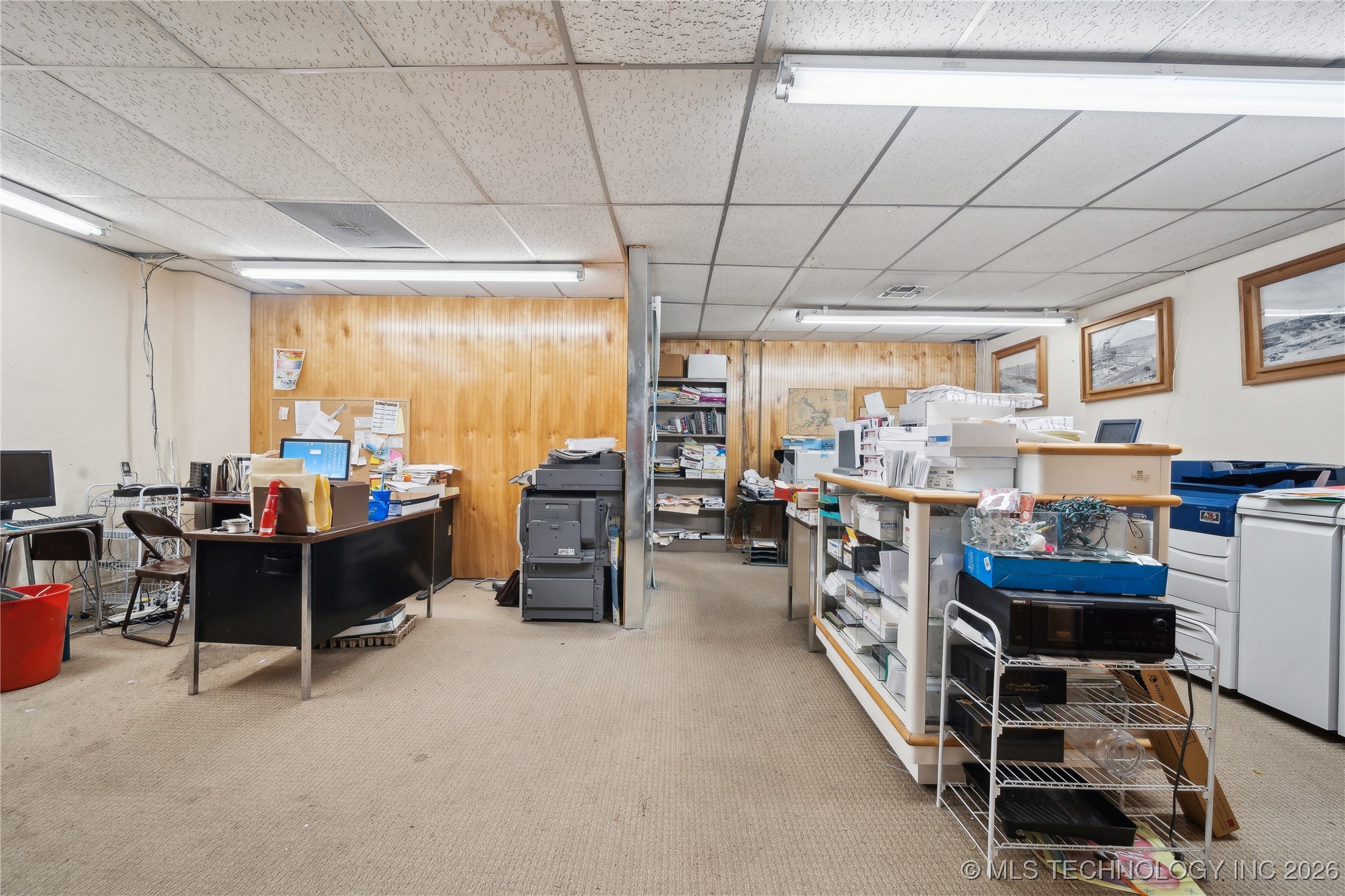 212 S Broadway Street Property Photo 23