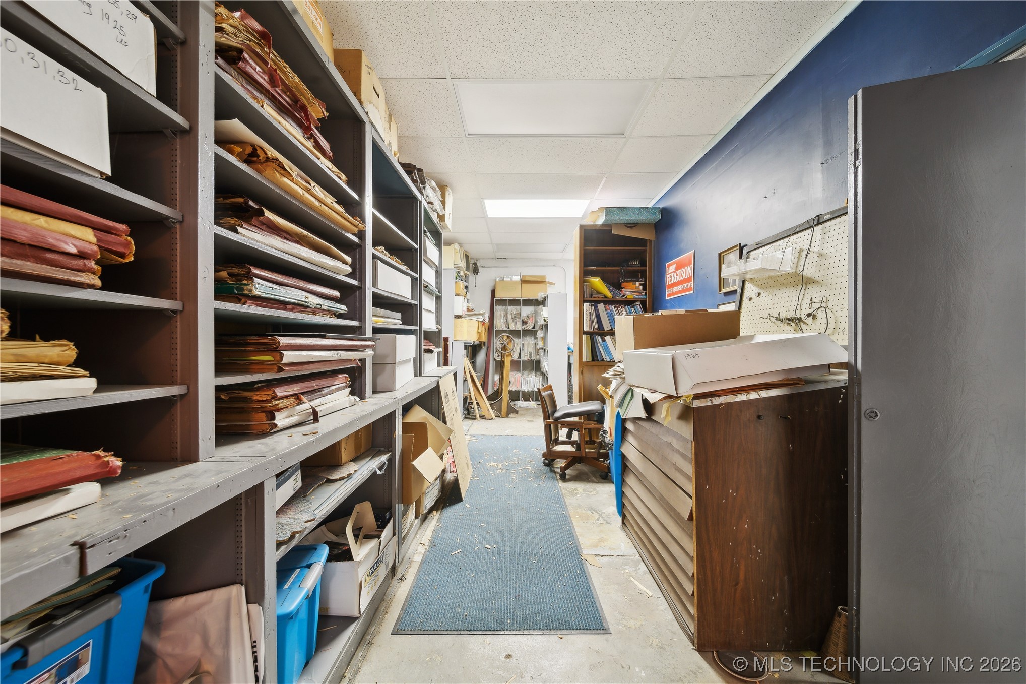 212 S Broadway Street Property Photo 25