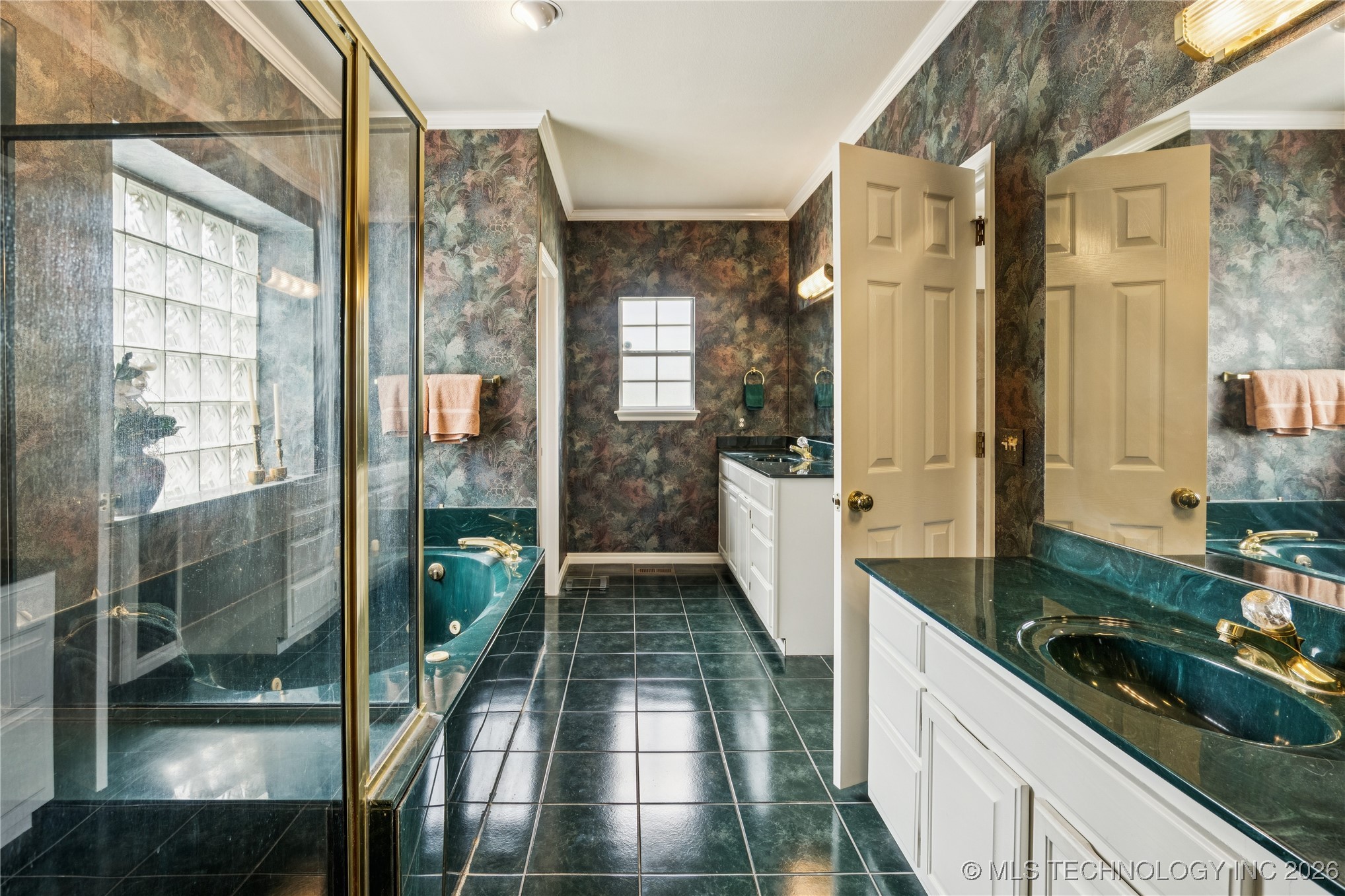 10230 S Hudson Place Property Photo 11