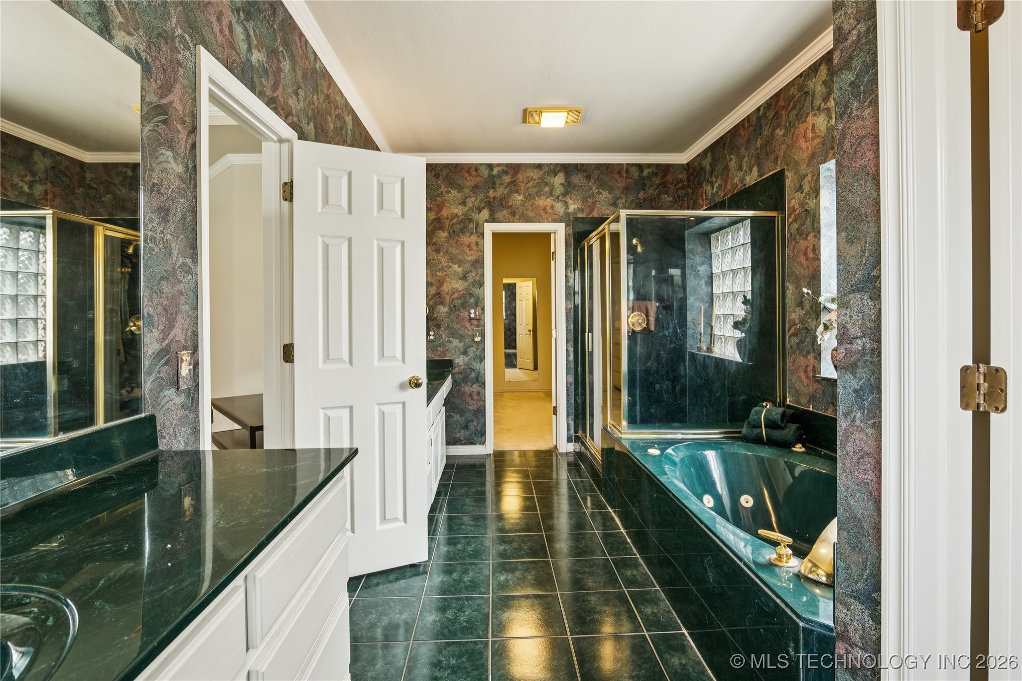 10230 S Hudson Place Property Photo 12