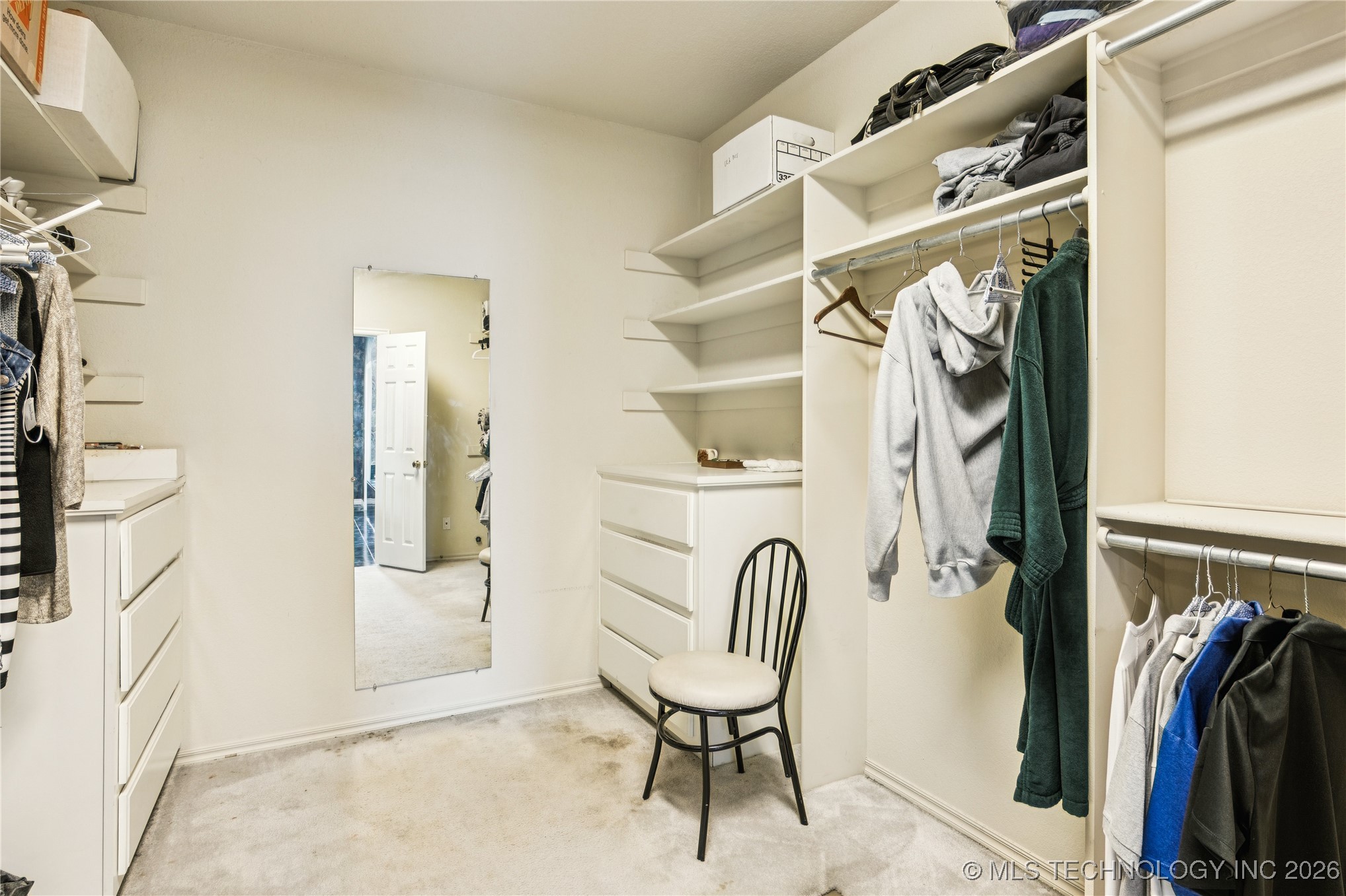 10230 S Hudson Place Property Photo 13