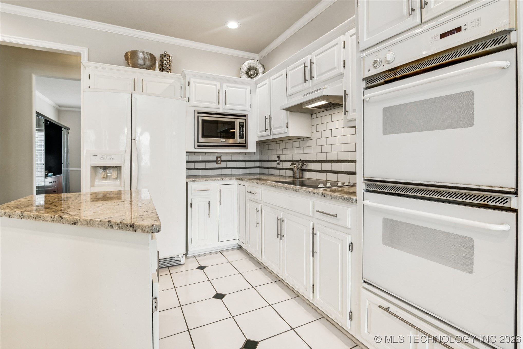 10230 S Hudson Place Property Photo 15