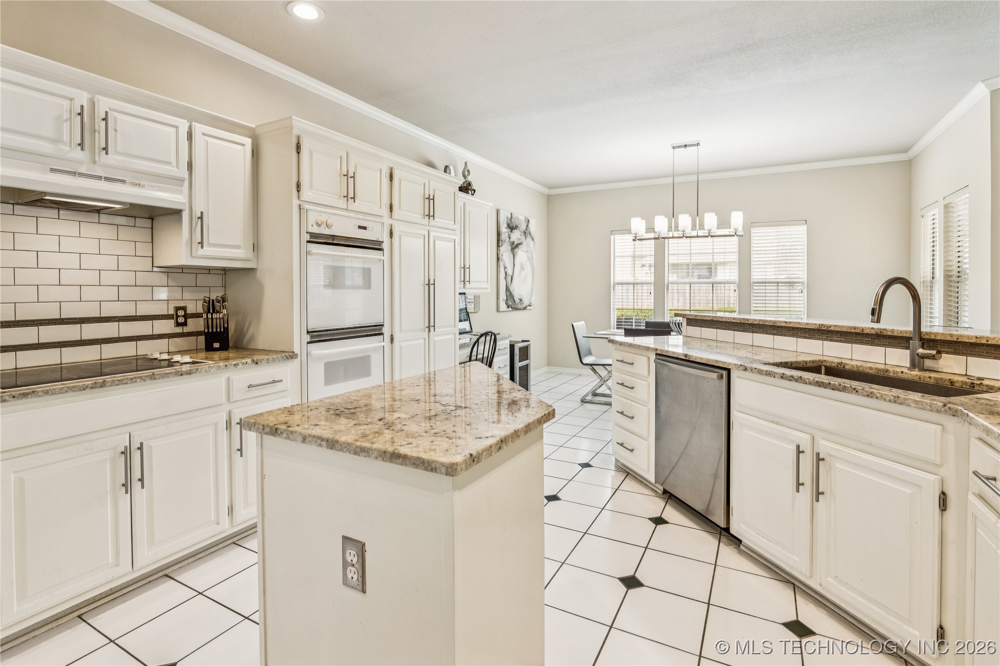 10230 S Hudson Place Property Photo 16