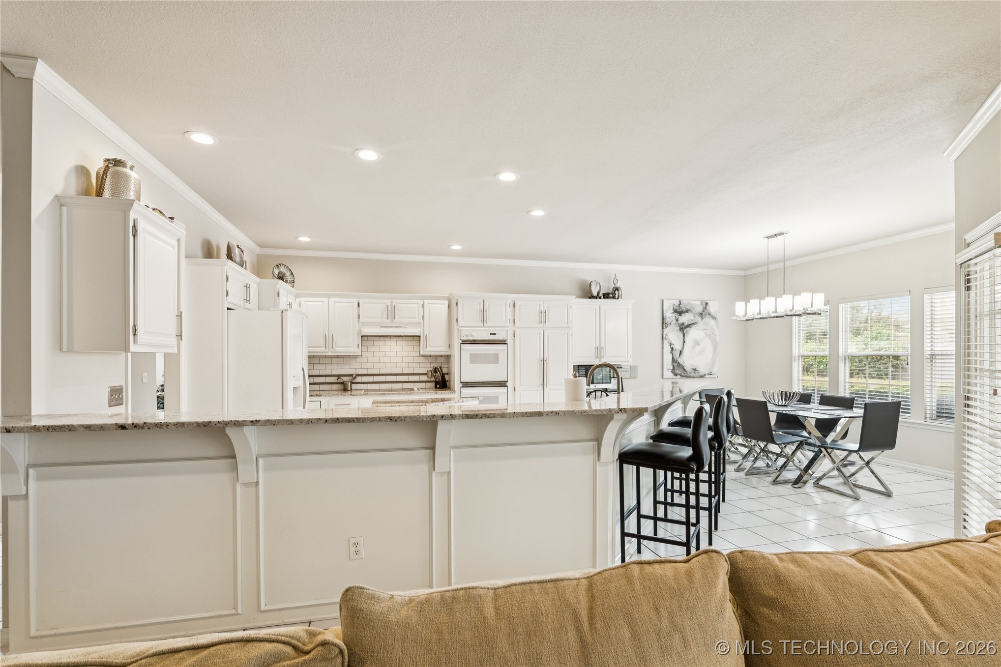 10230 S Hudson Place Property Photo 17