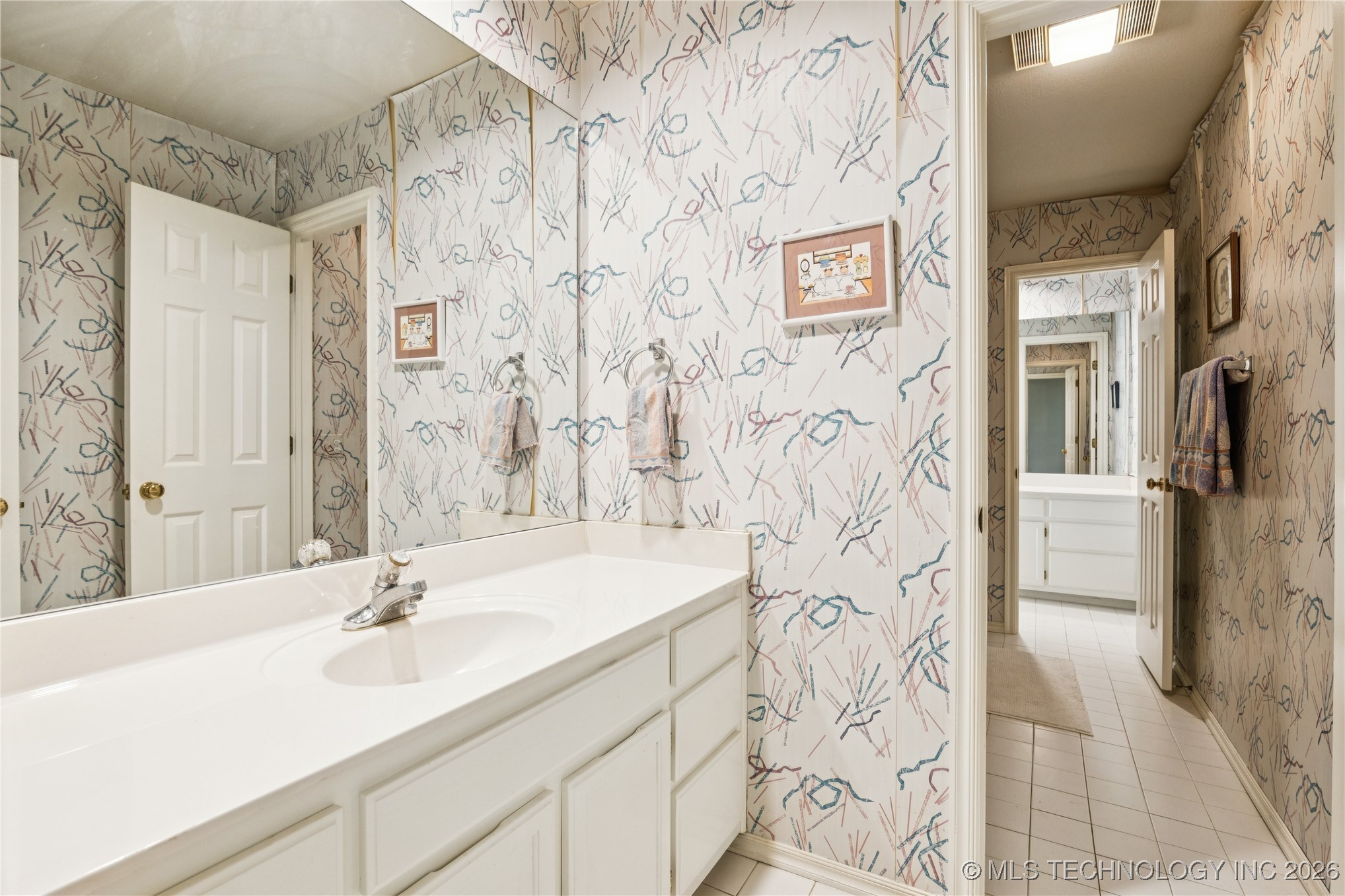 10230 S Hudson Place Property Photo 25