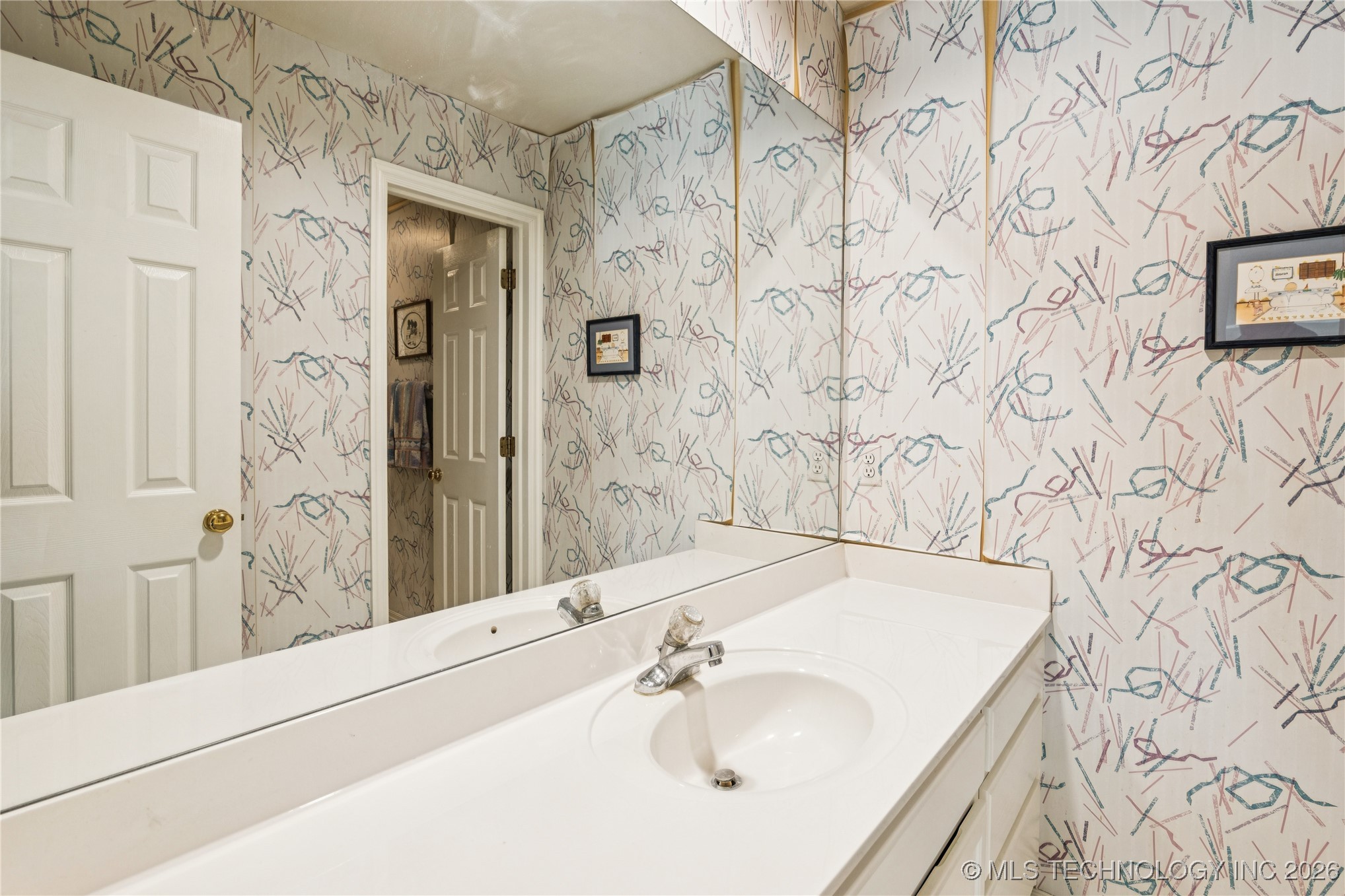 10230 S Hudson Place Property Photo 26