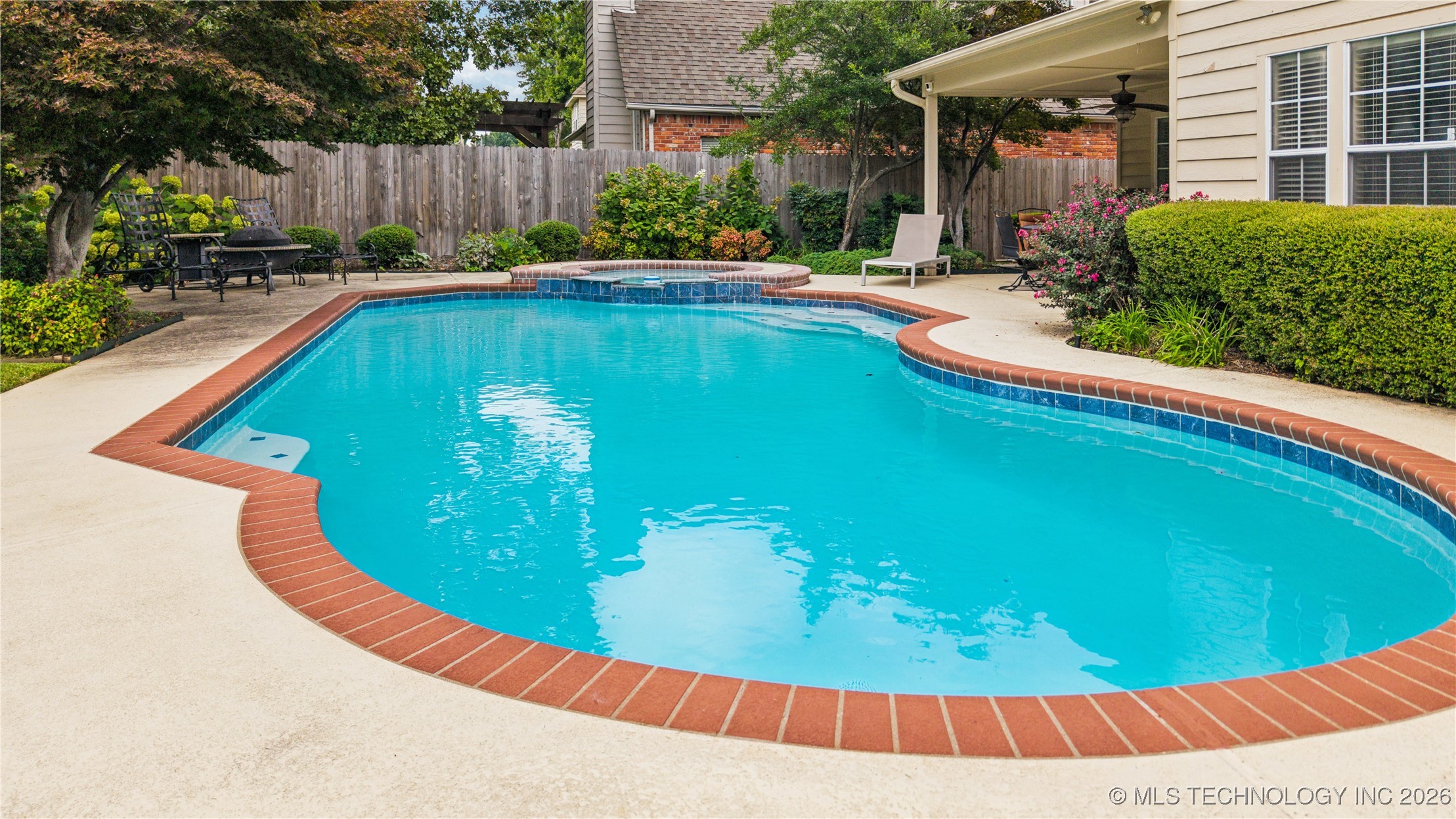 10230 S Hudson Place Property Photo 46