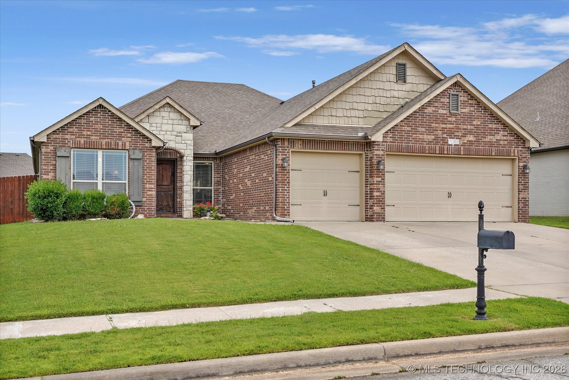 7308 E Louisville Street Property Photo 3