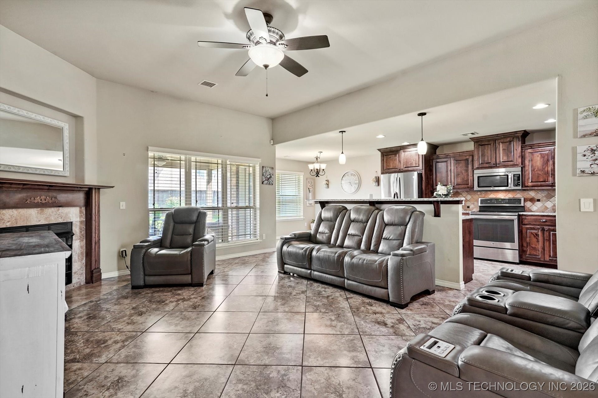 7308 E Louisville Street Property Photo 5