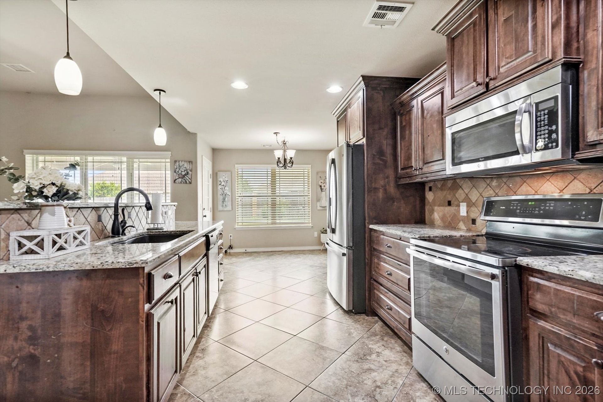 7308 E Louisville Street Property Photo 9