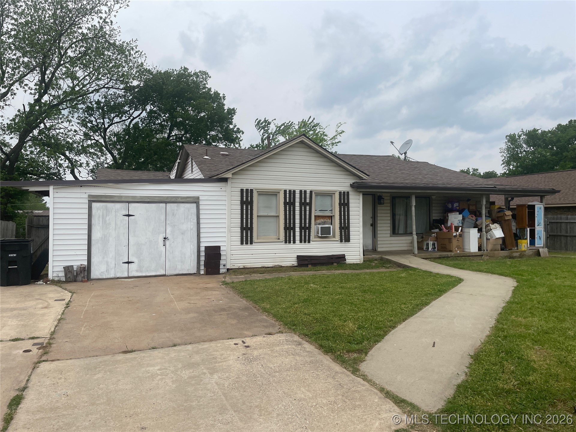 617 N 18th Avenue Property Photo 1