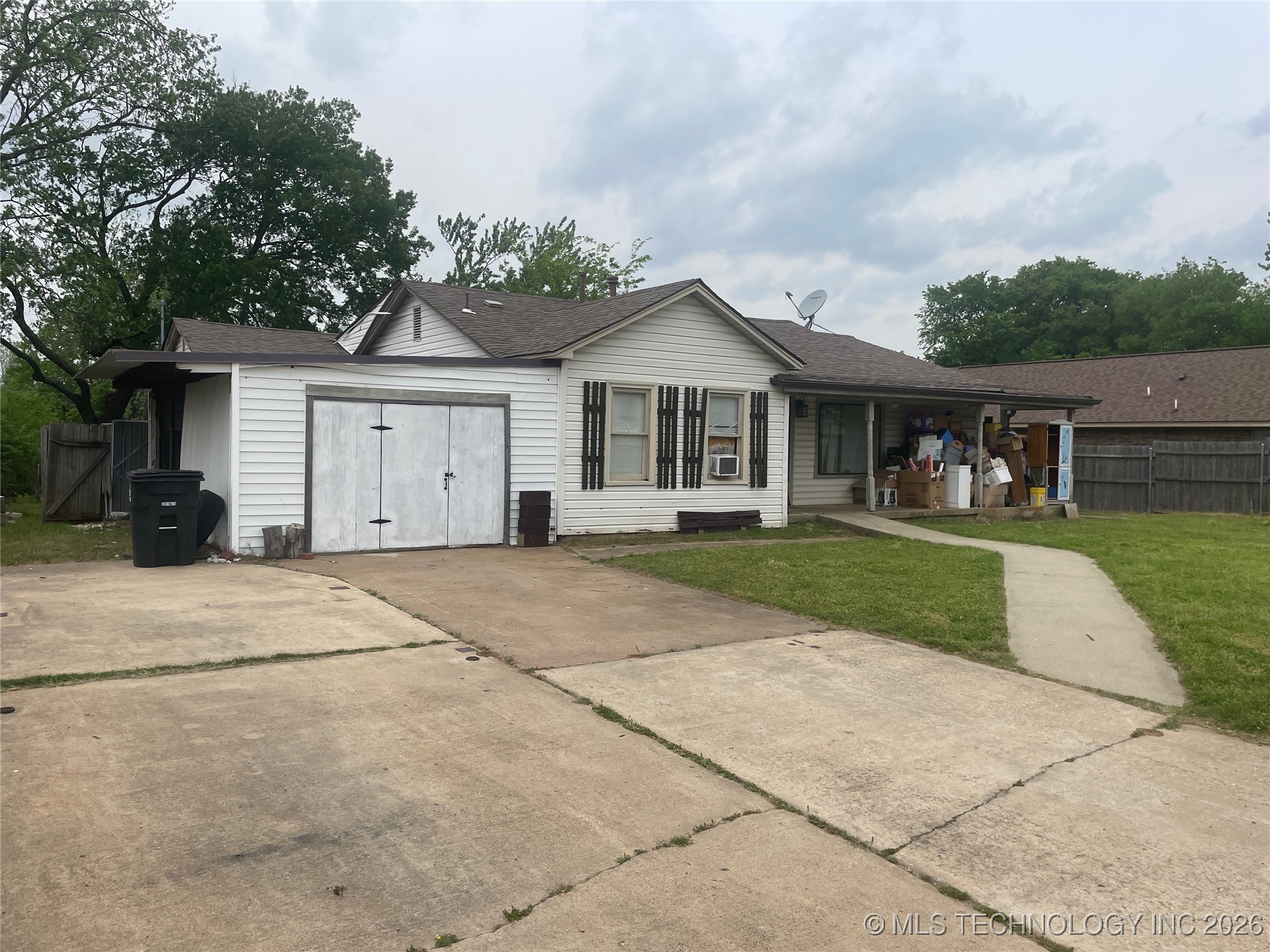 617 N 18th Avenue Property Photo 2