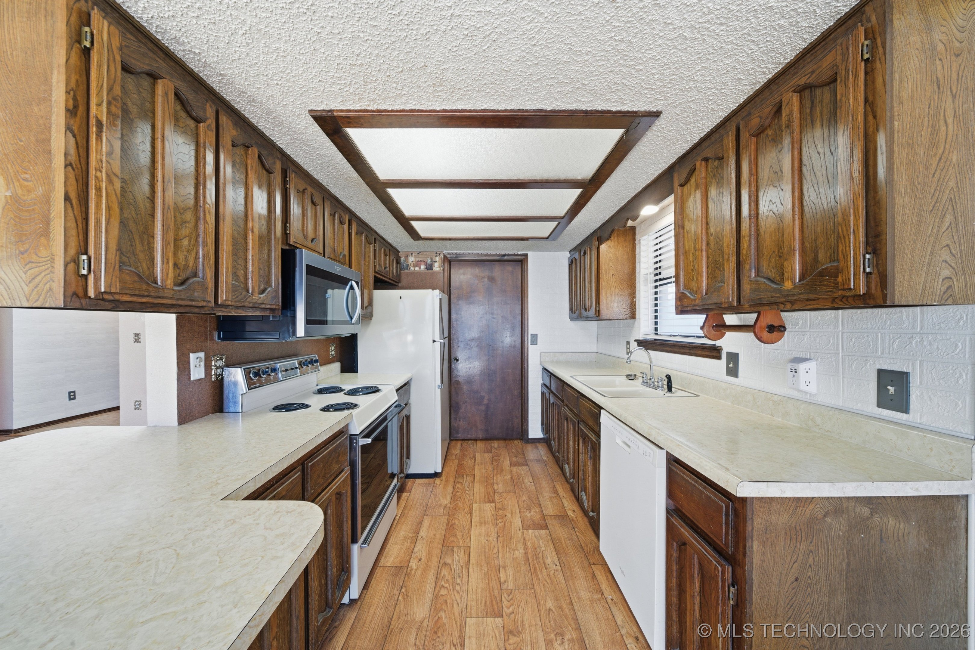 11829 E 80th Place North Property Photo 9