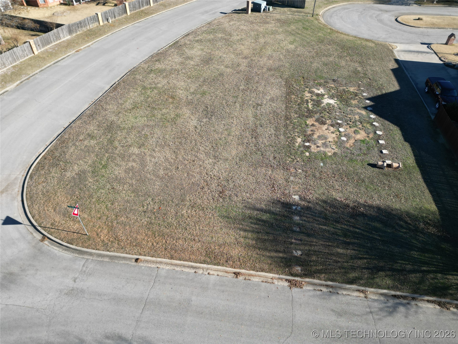 925 Dornick Drive Property Photo 2