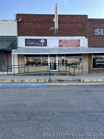 210 W Evergreen Street Property Photo 2