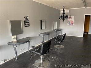 210 W Evergreen Street Property Photo 6