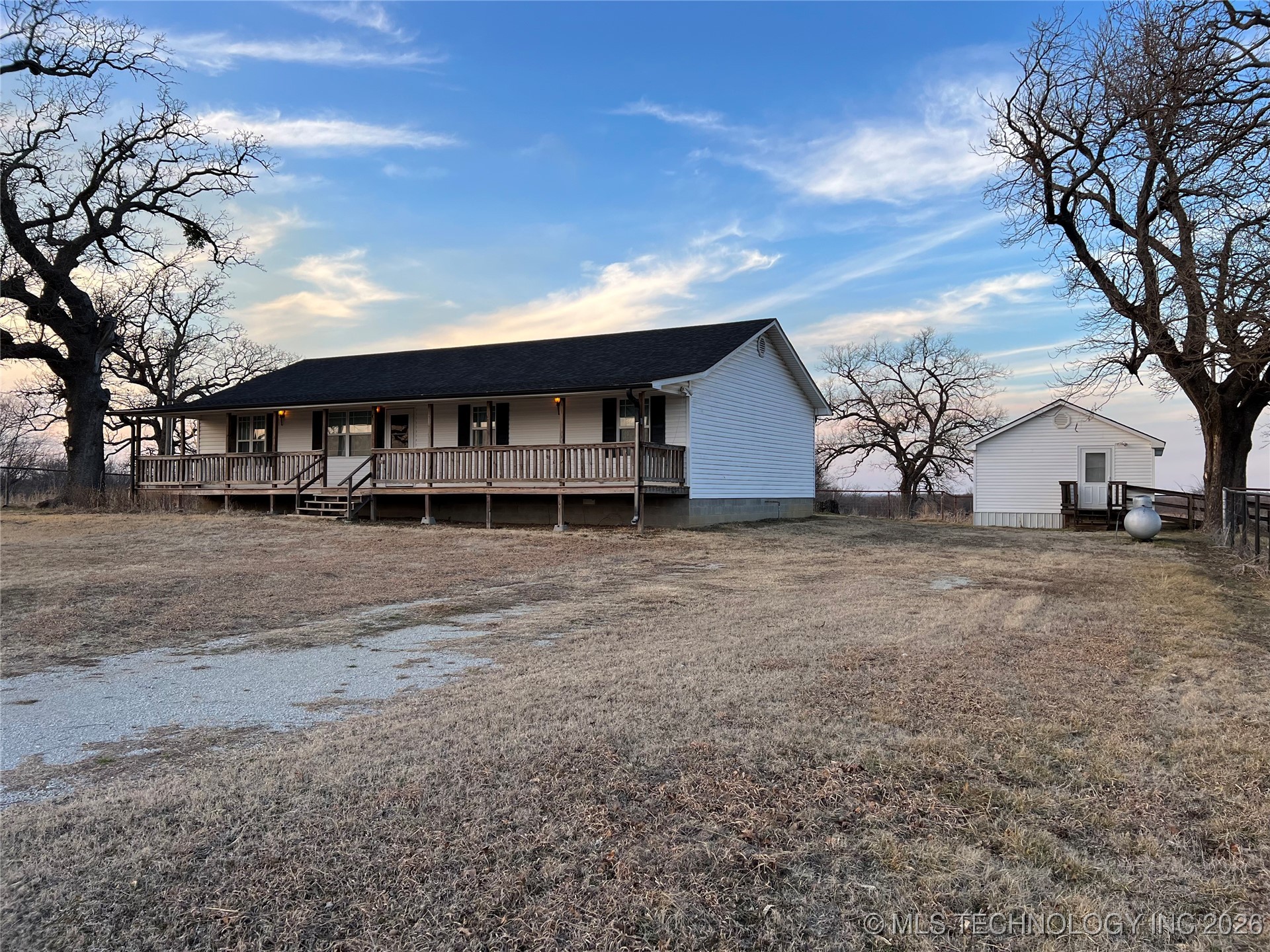 2600155 Property Photo 2