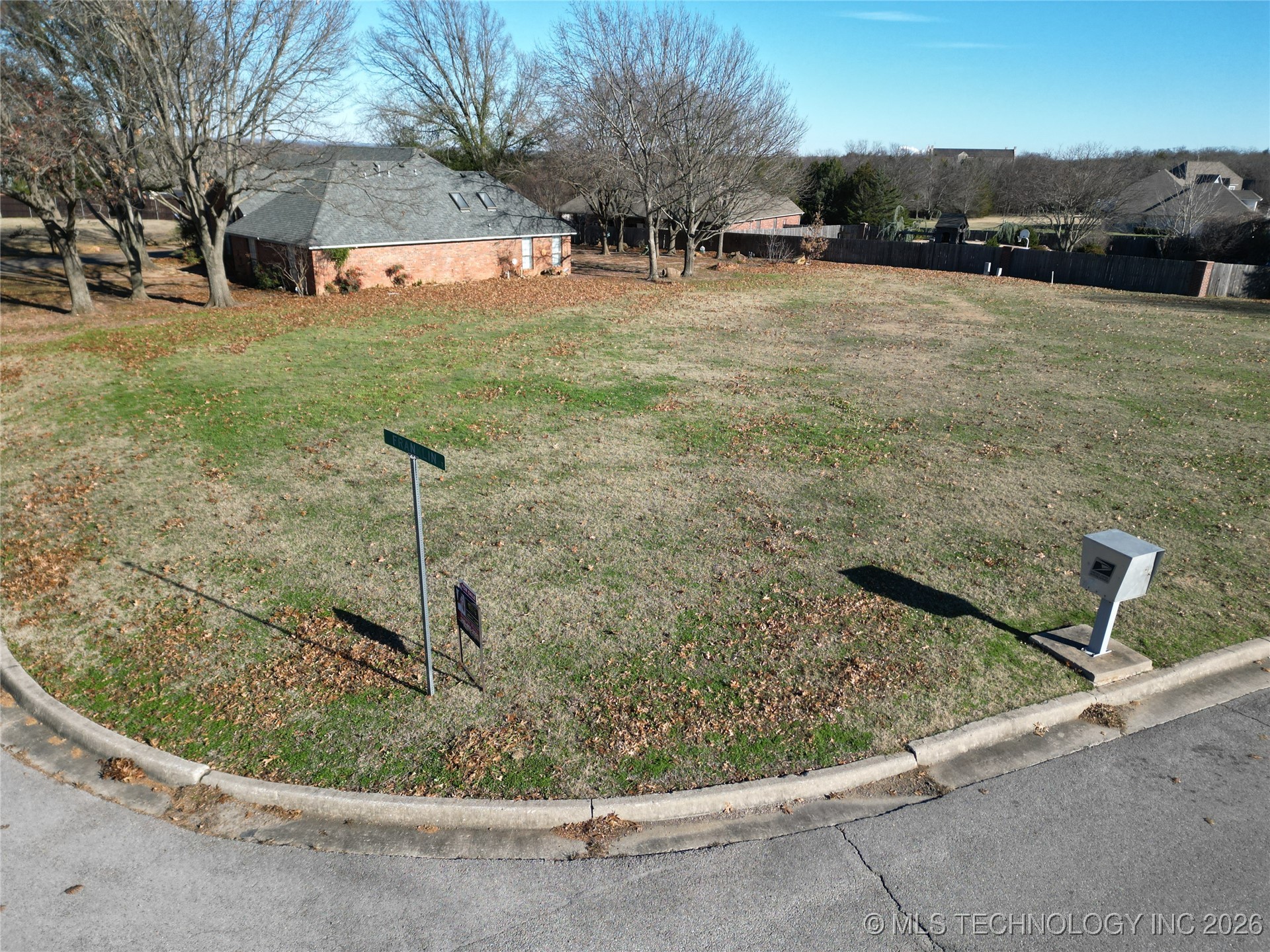 00 Franklin Court Property Photo 1