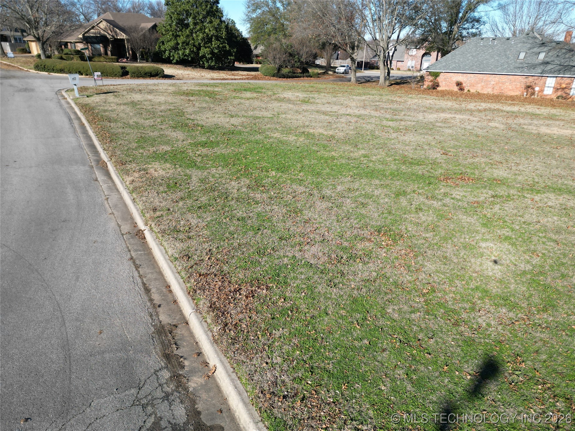 00 Franklin Court Property Photo 4