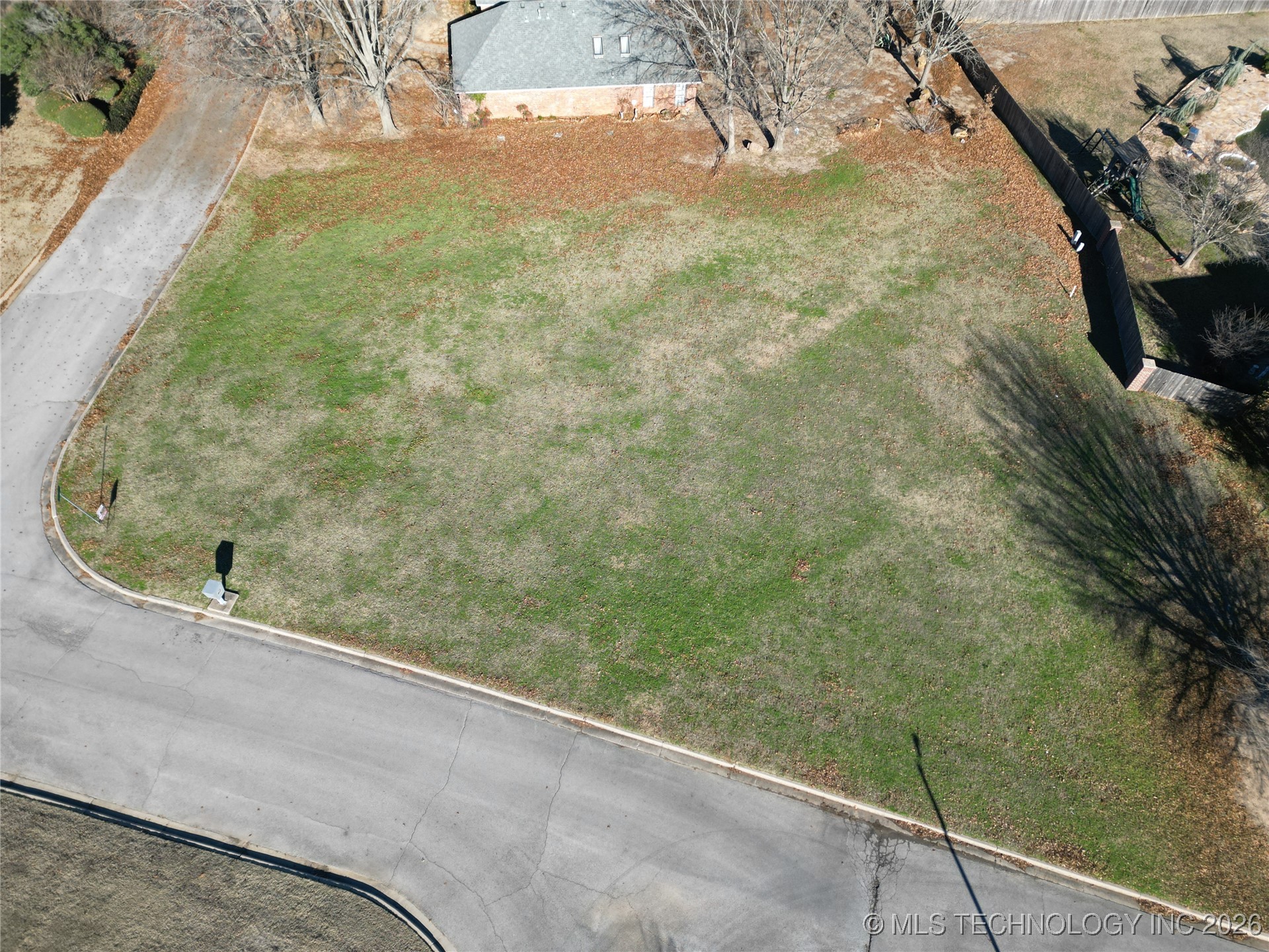 00 Franklin Court Property Photo 5