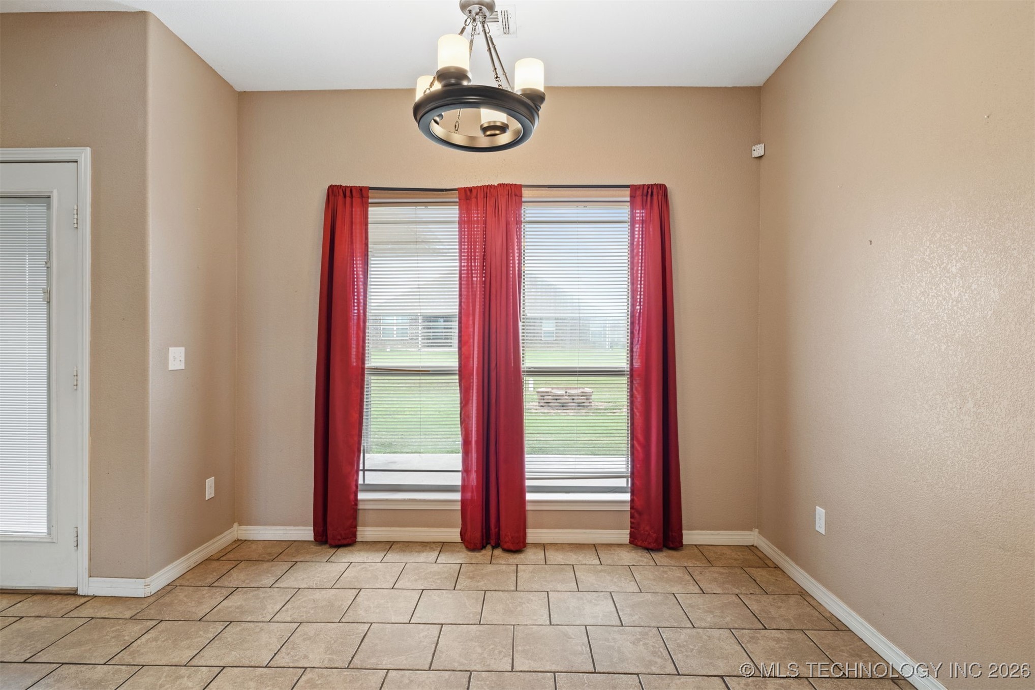 3508 Carriage Point Drive Property Photo 7