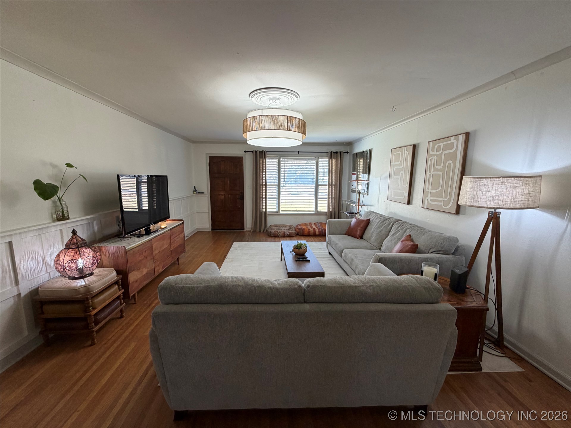 1928 S Indianapolis Avenue Property Photo 4