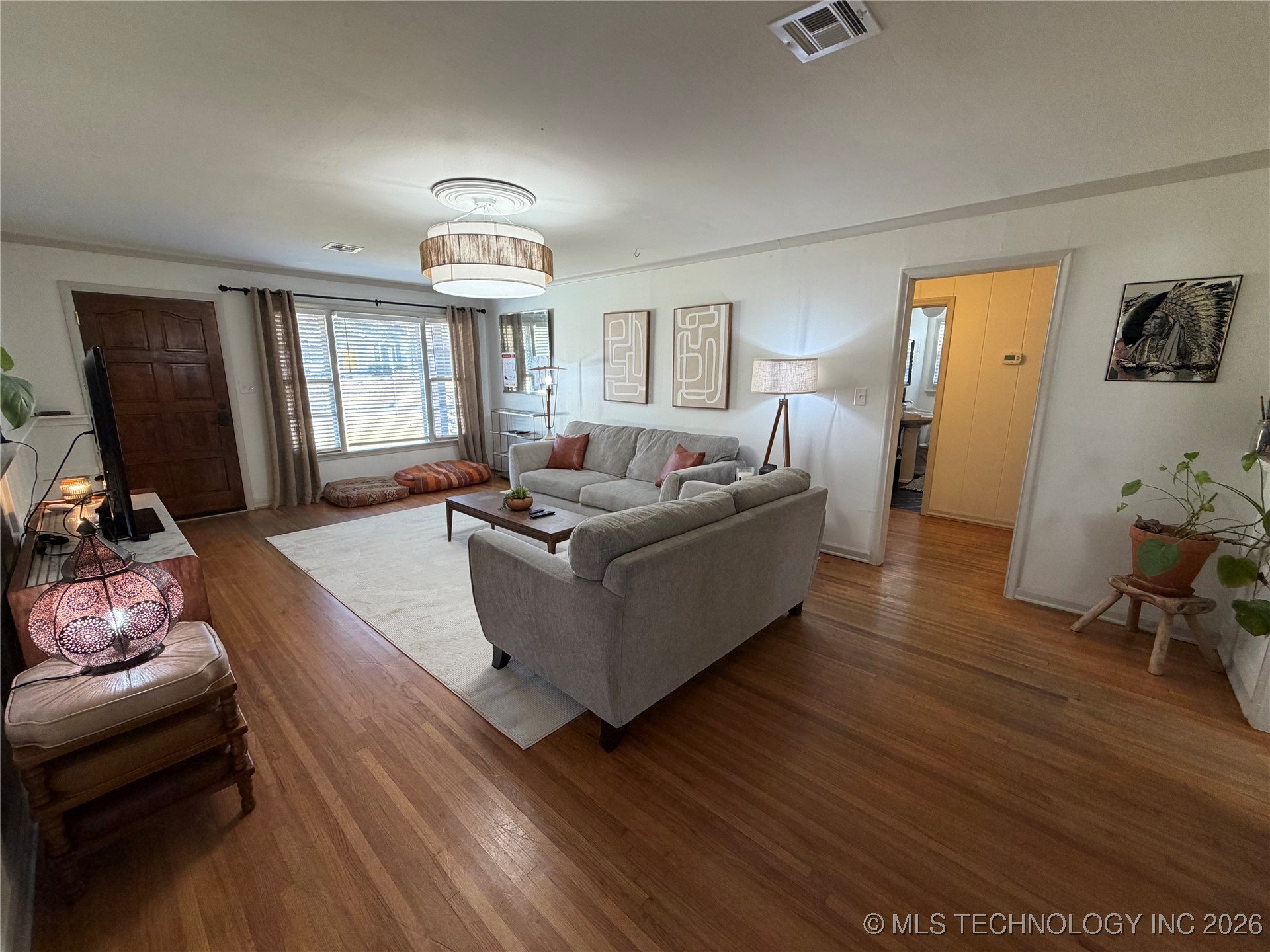 1928 S Indianapolis Avenue Property Photo 5