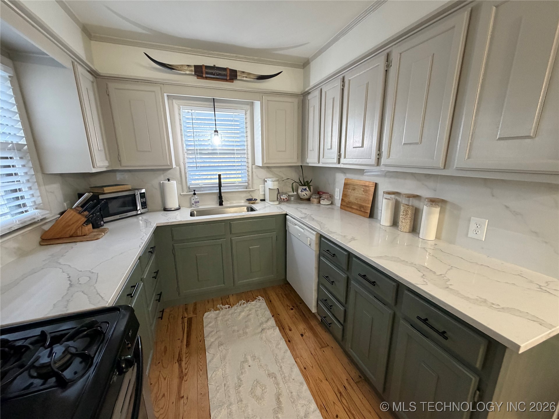 1928 S Indianapolis Avenue Property Photo 7