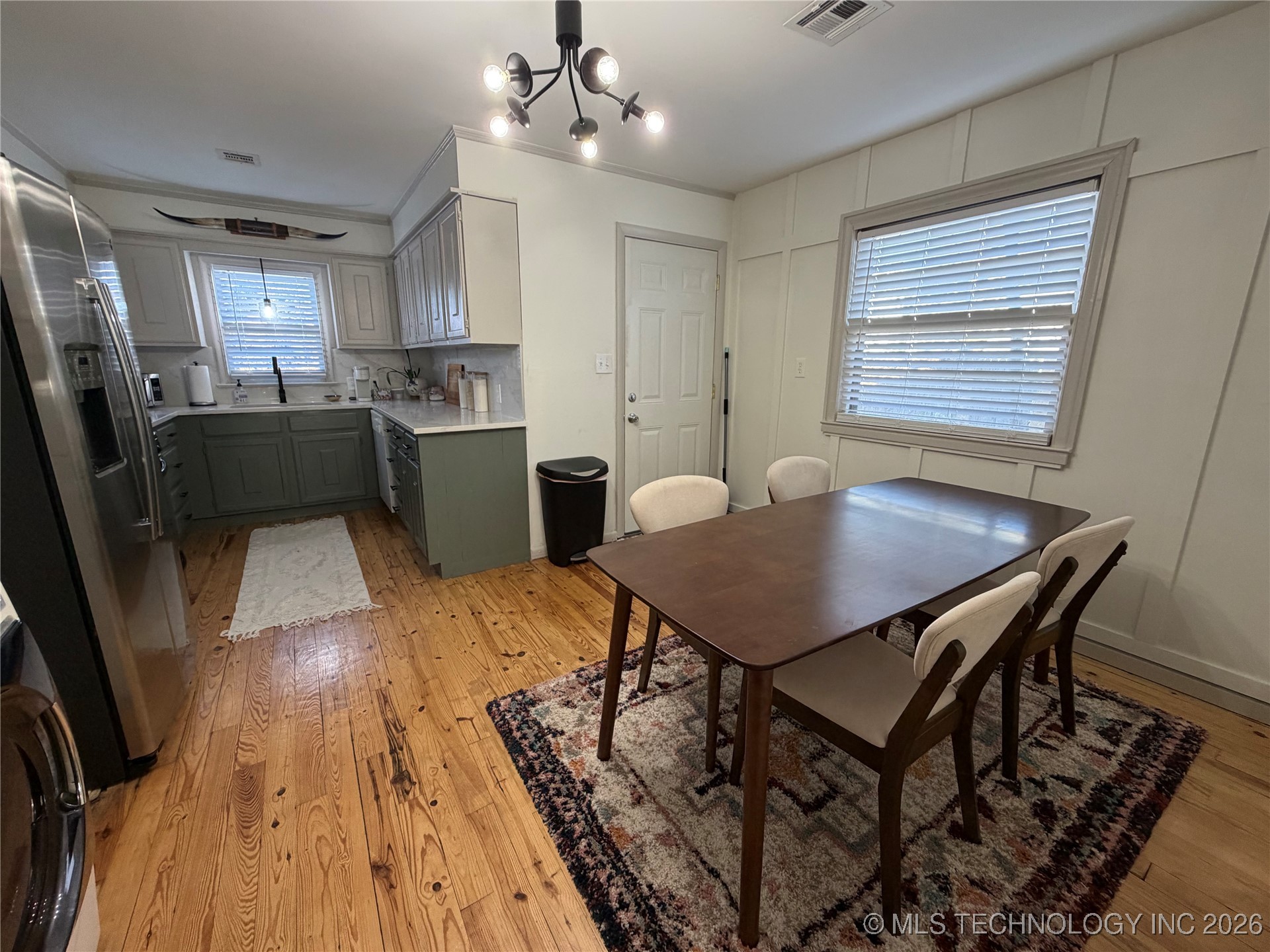 1928 S Indianapolis Avenue Property Photo 8