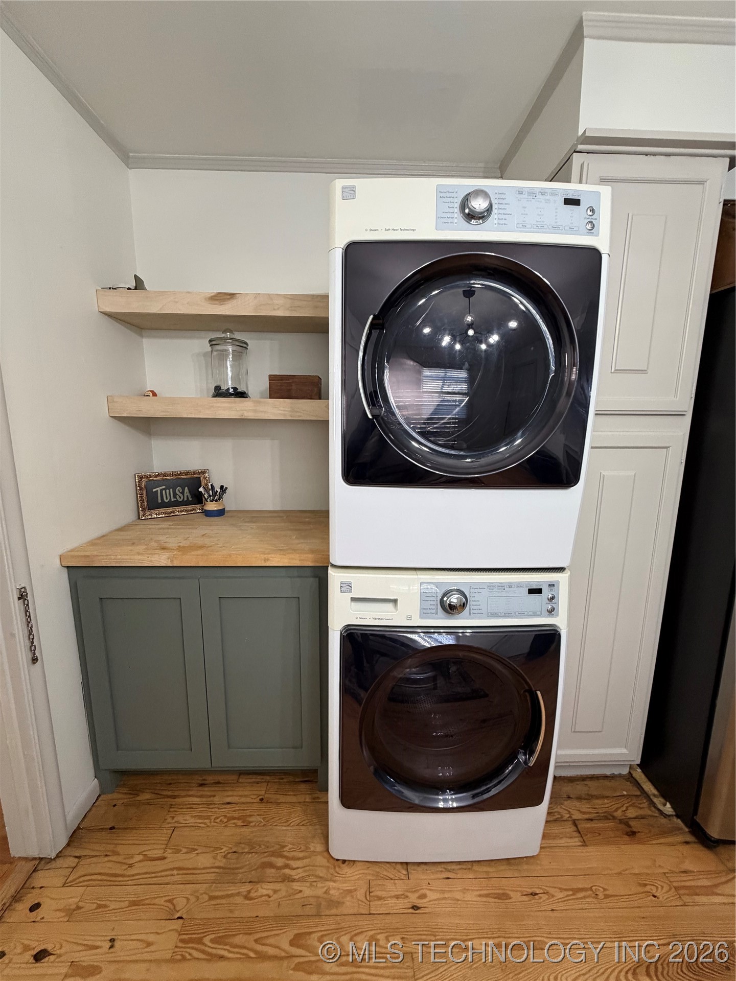 1928 S Indianapolis Avenue Property Photo 9