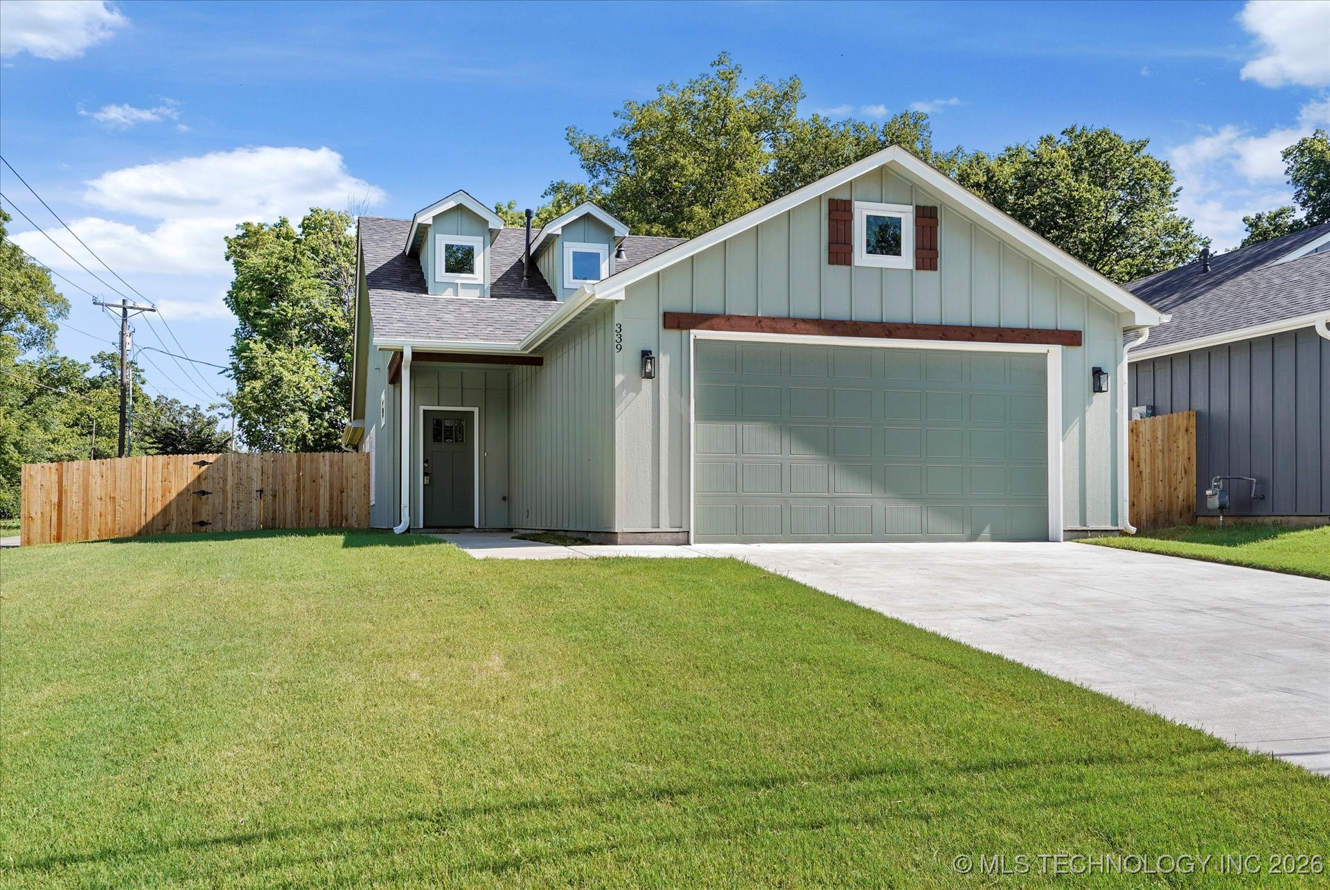 339 W Hickory Street Property Photo 1