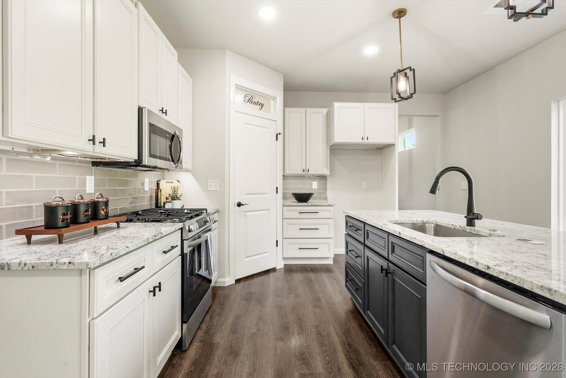 339 W Hickory Street Property Photo 7