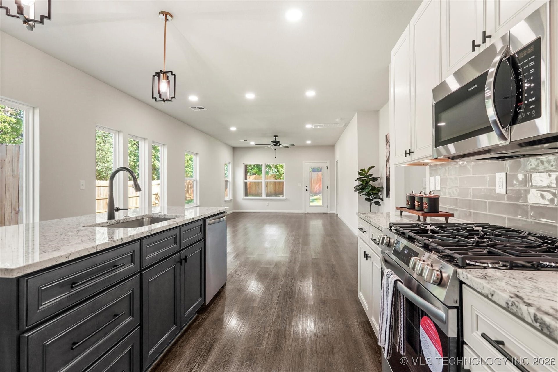 339 W Hickory Street Property Photo 8